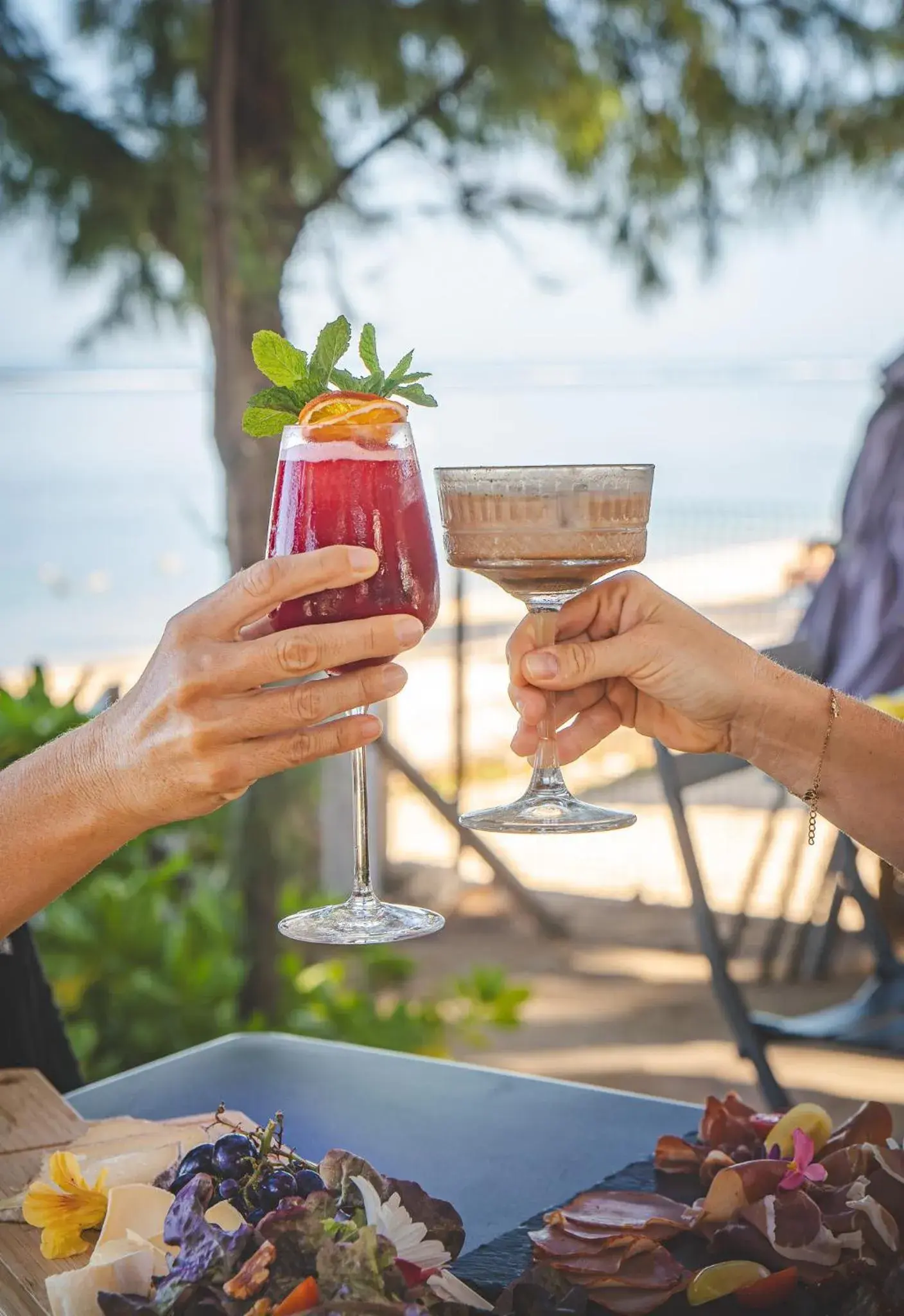 Lounge or bar in Ness by D-Ocean Lounge or bar in Ness by D-Ocean