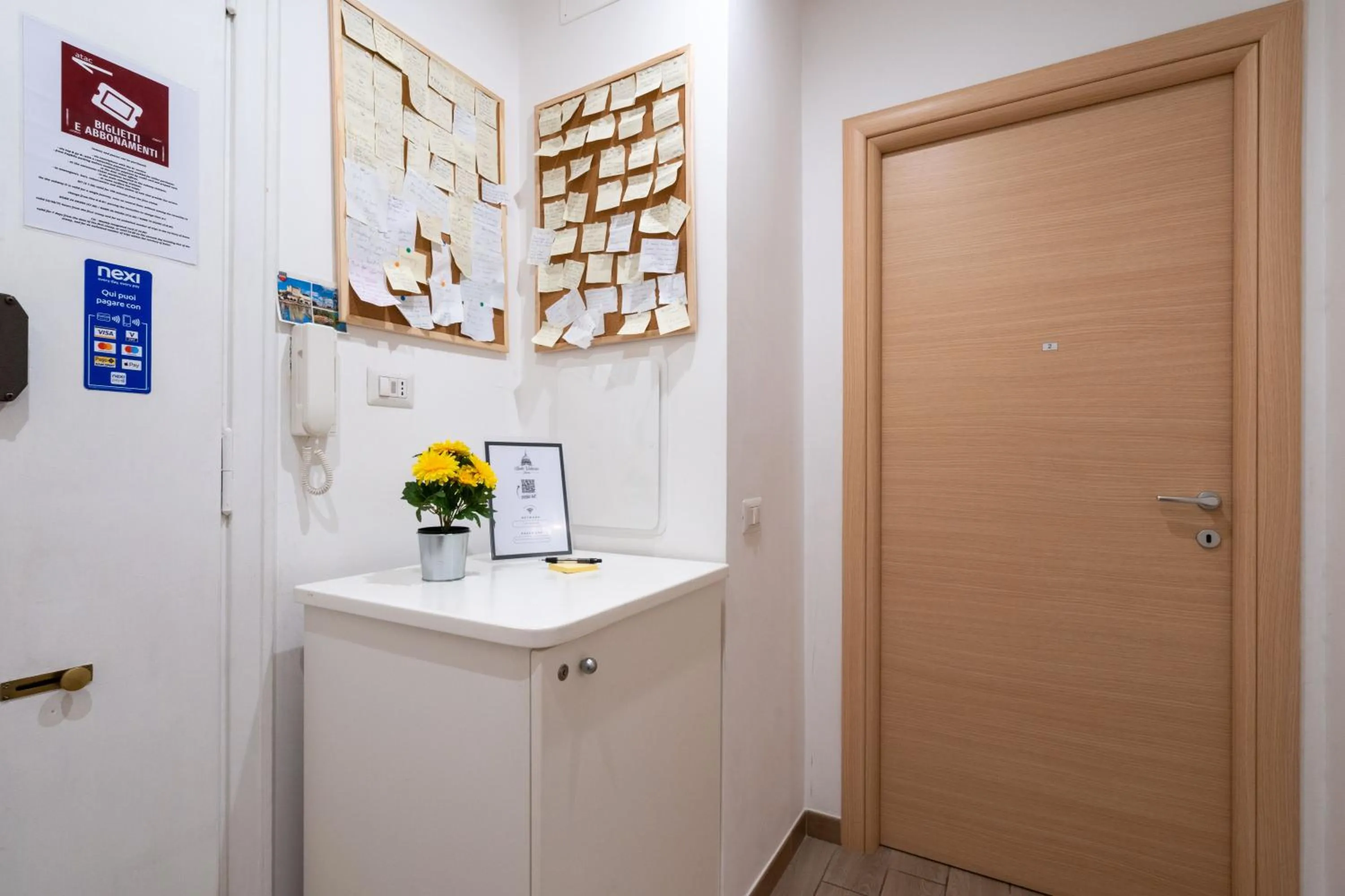 Lobby or reception in close to San Pietro - Vatican Rome GUESTHOUSE