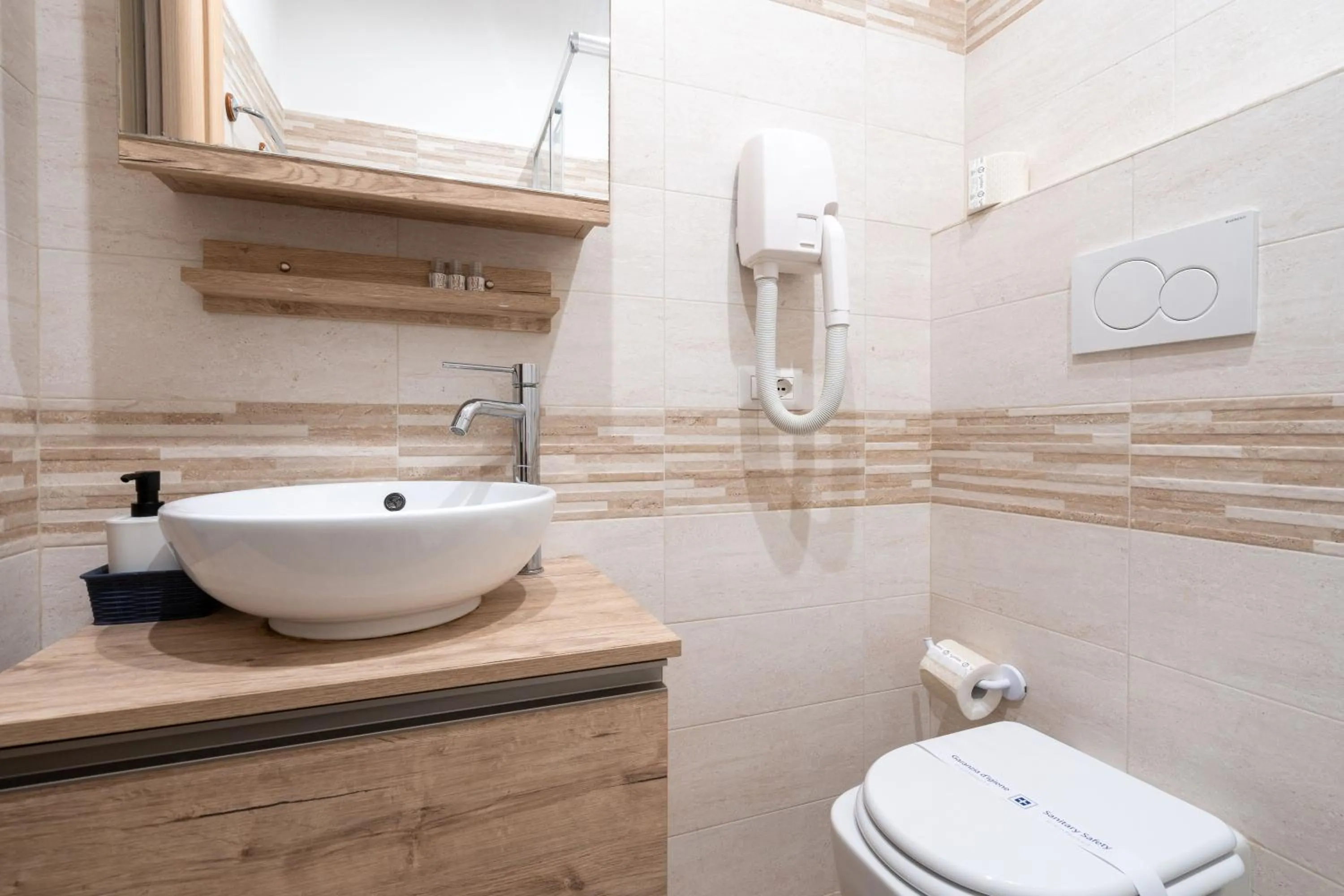 Bathroom in close to San Pietro - Vatican Rome GUESTHOUSE