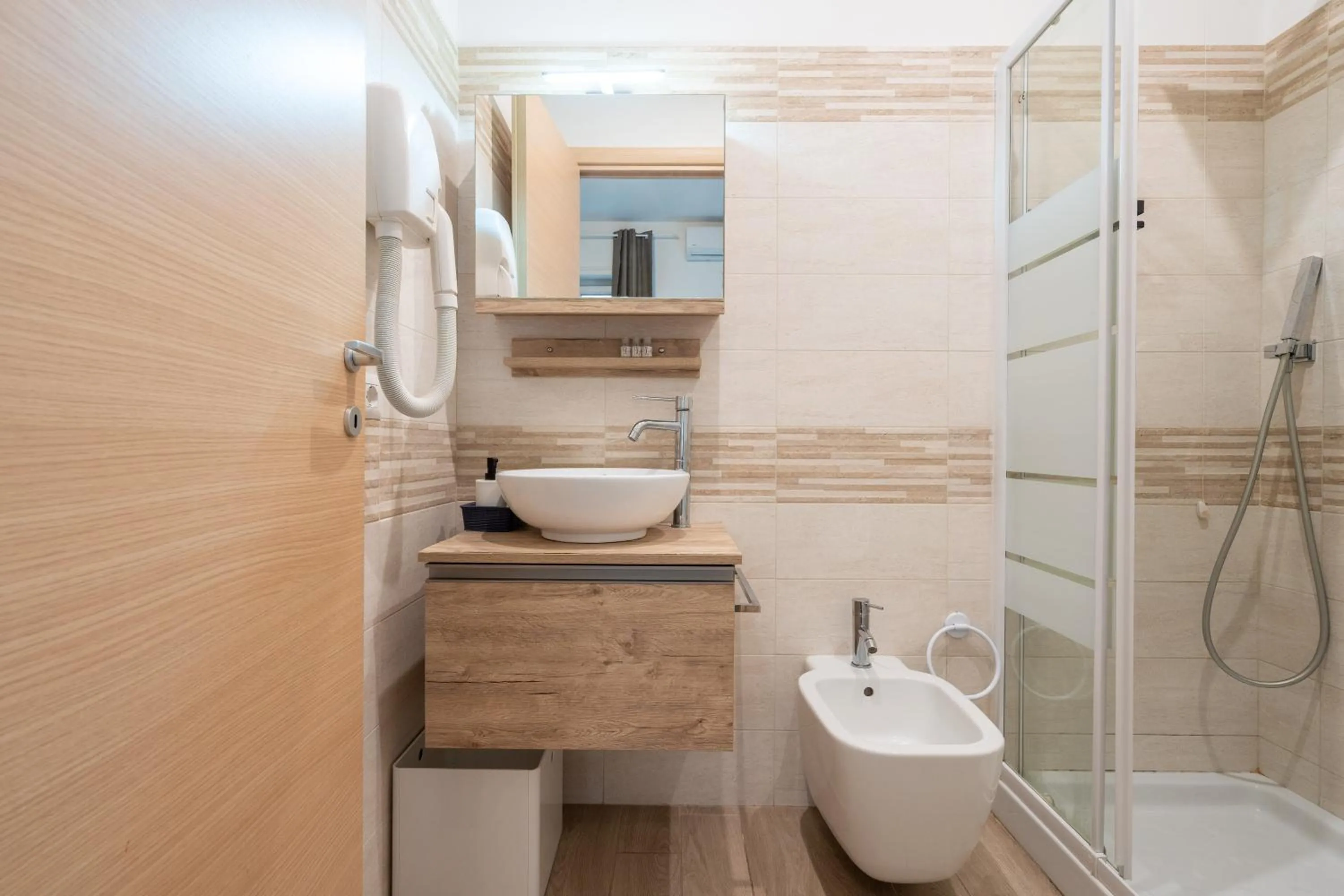 Toilet in close to San Pietro - Vatican Rome GUESTHOUSE