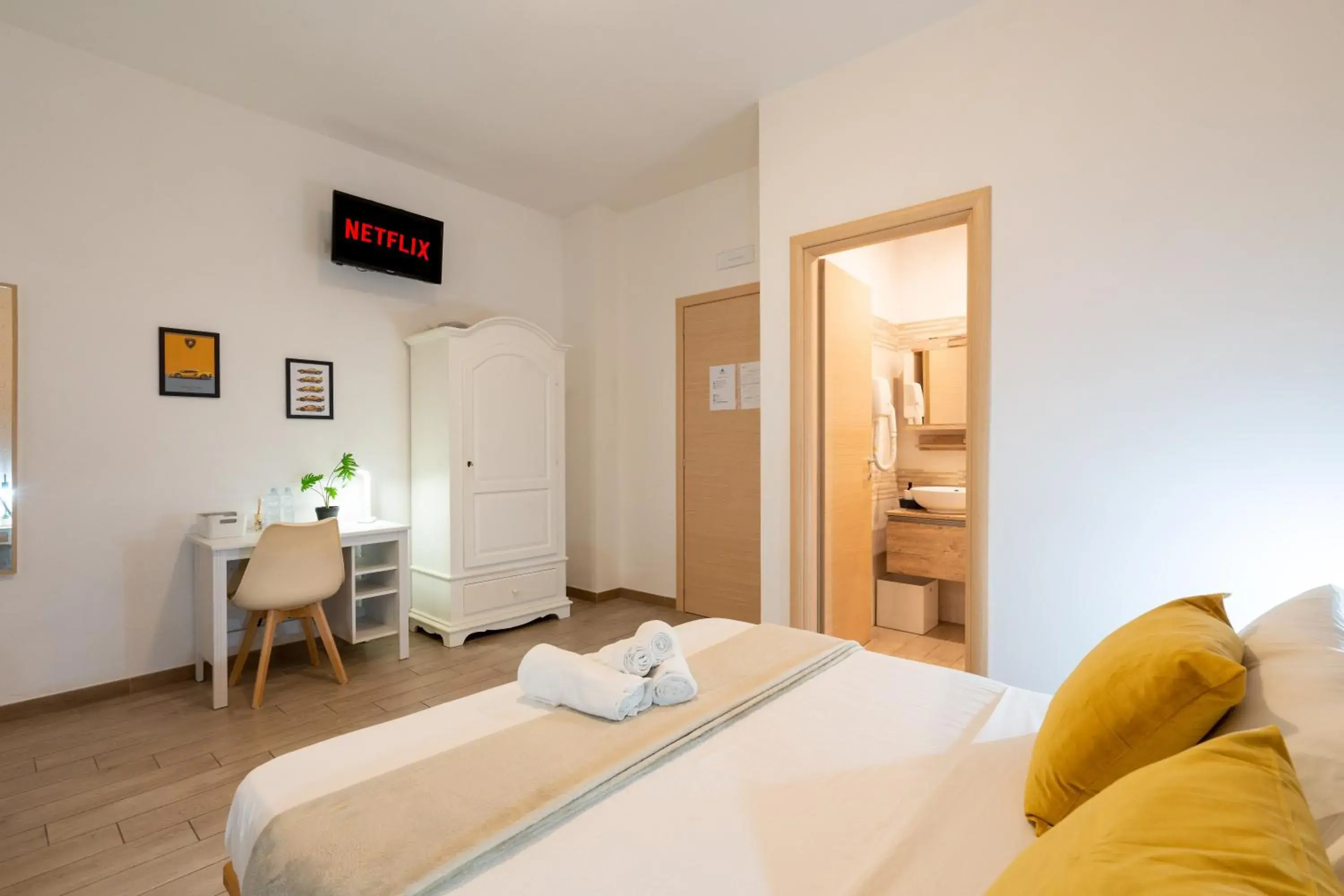 Economy Double Room - single occupancy in close to San Pietro - Vatican Rome GUESTHOUSE Economy Double Room - single occupancy in close to San Pietro - Vatican Rome GUESTHOUSE