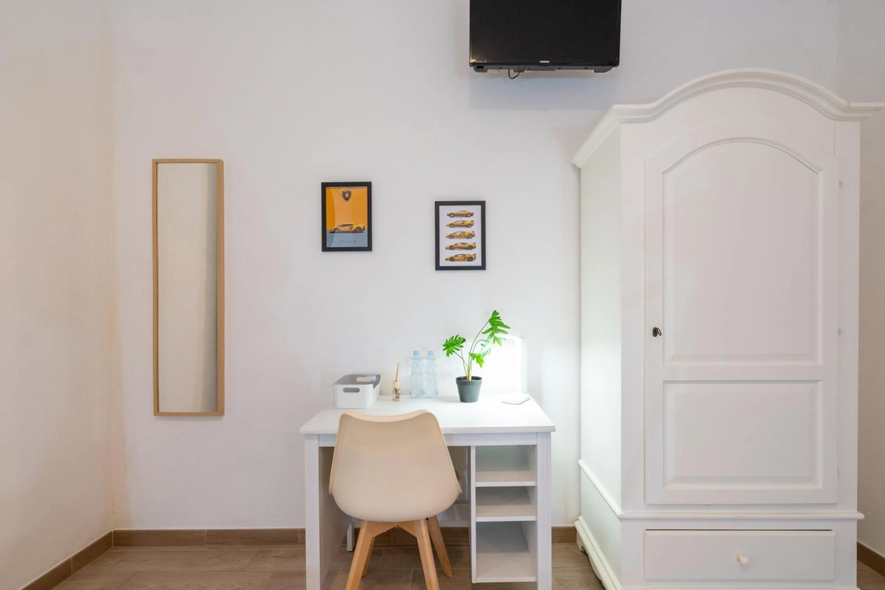 TV and multimedia in close to San Pietro - Vatican Rome GUESTHOUSE