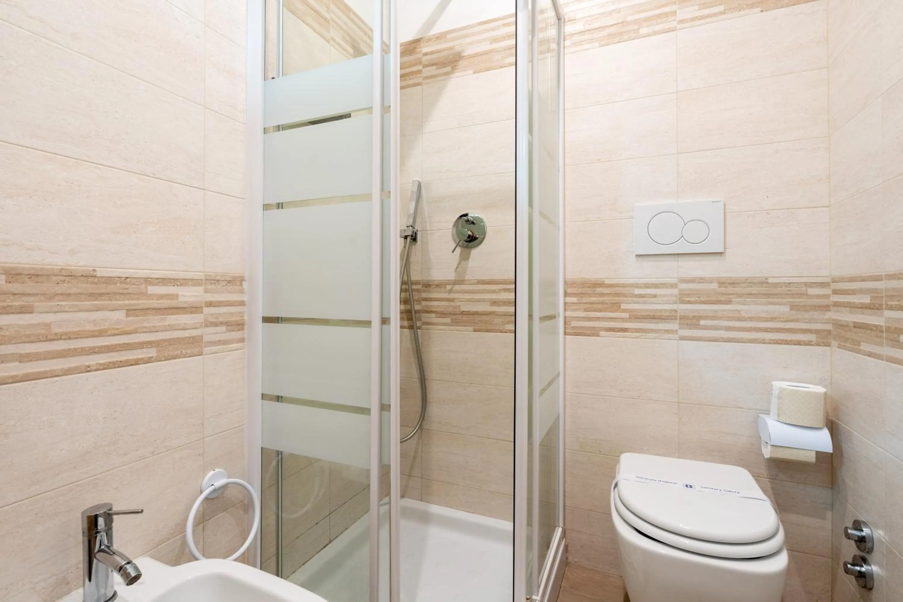 Bathroom in close to San Pietro - Vatican Rome GUESTHOUSE