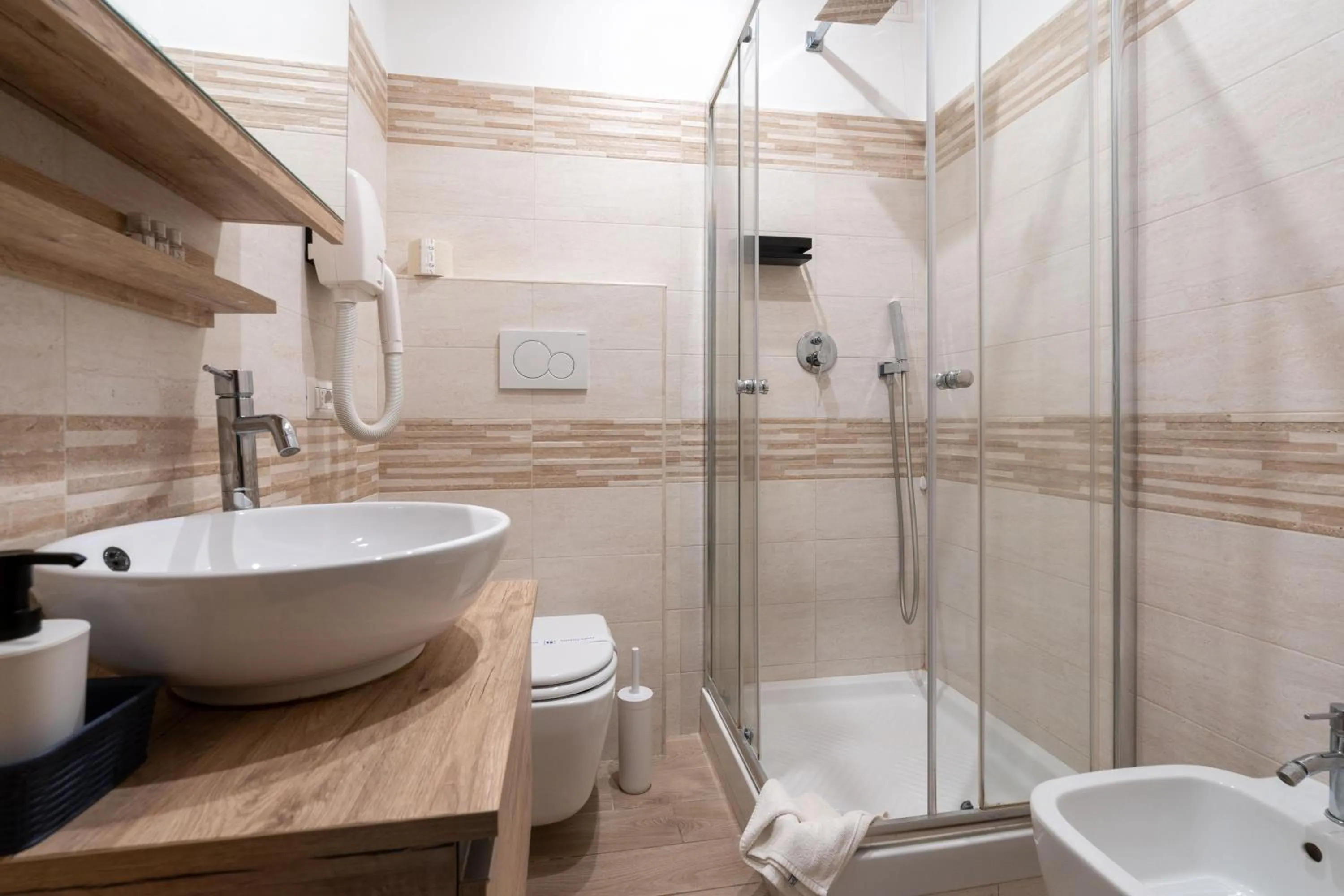 Bathroom in close to San Pietro - Vatican Rome GUESTHOUSE