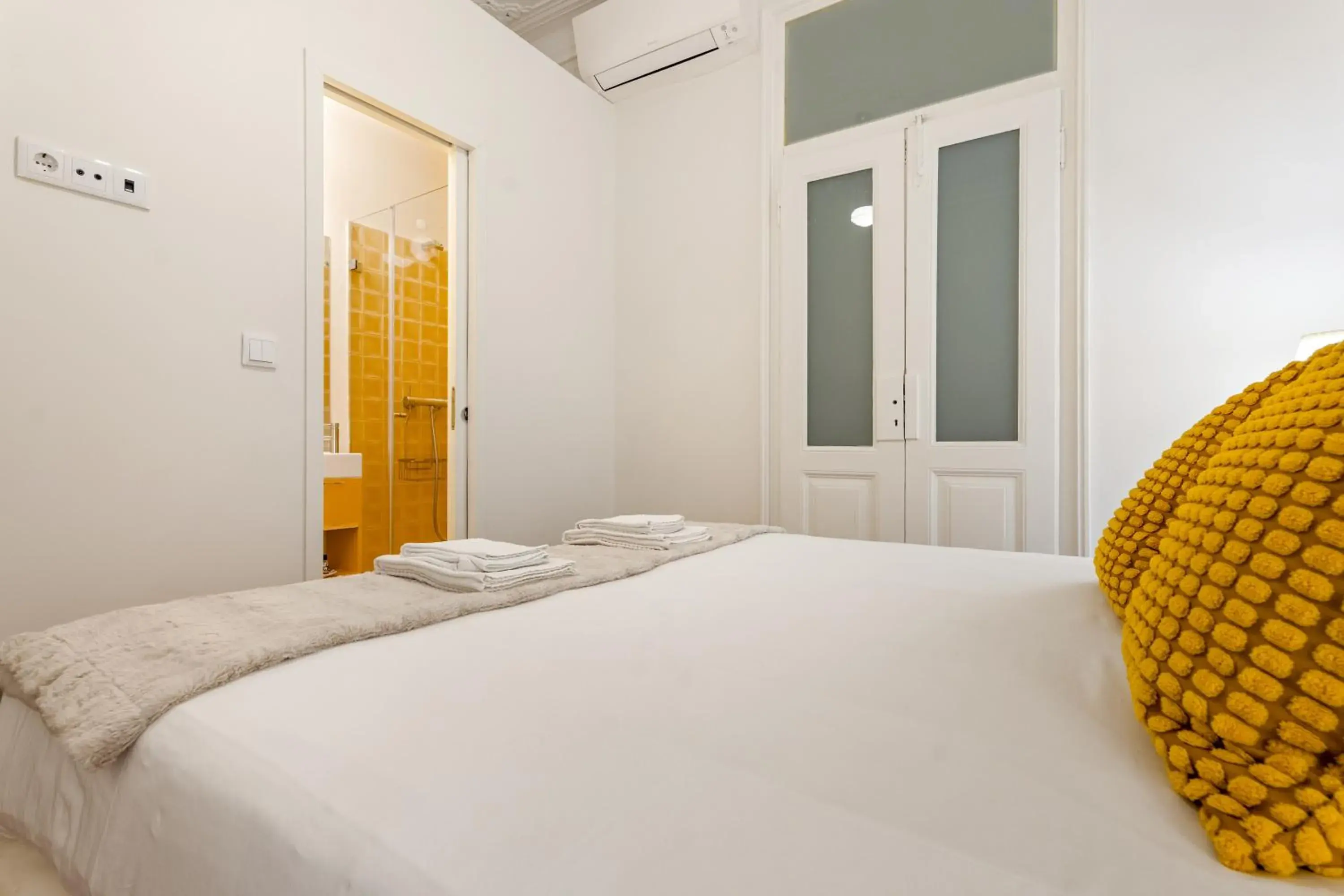 Budget Double or Twin Room without Window in 1898 Home & Suites Budget Double or Twin Room without Window in 1898 Home & Suites