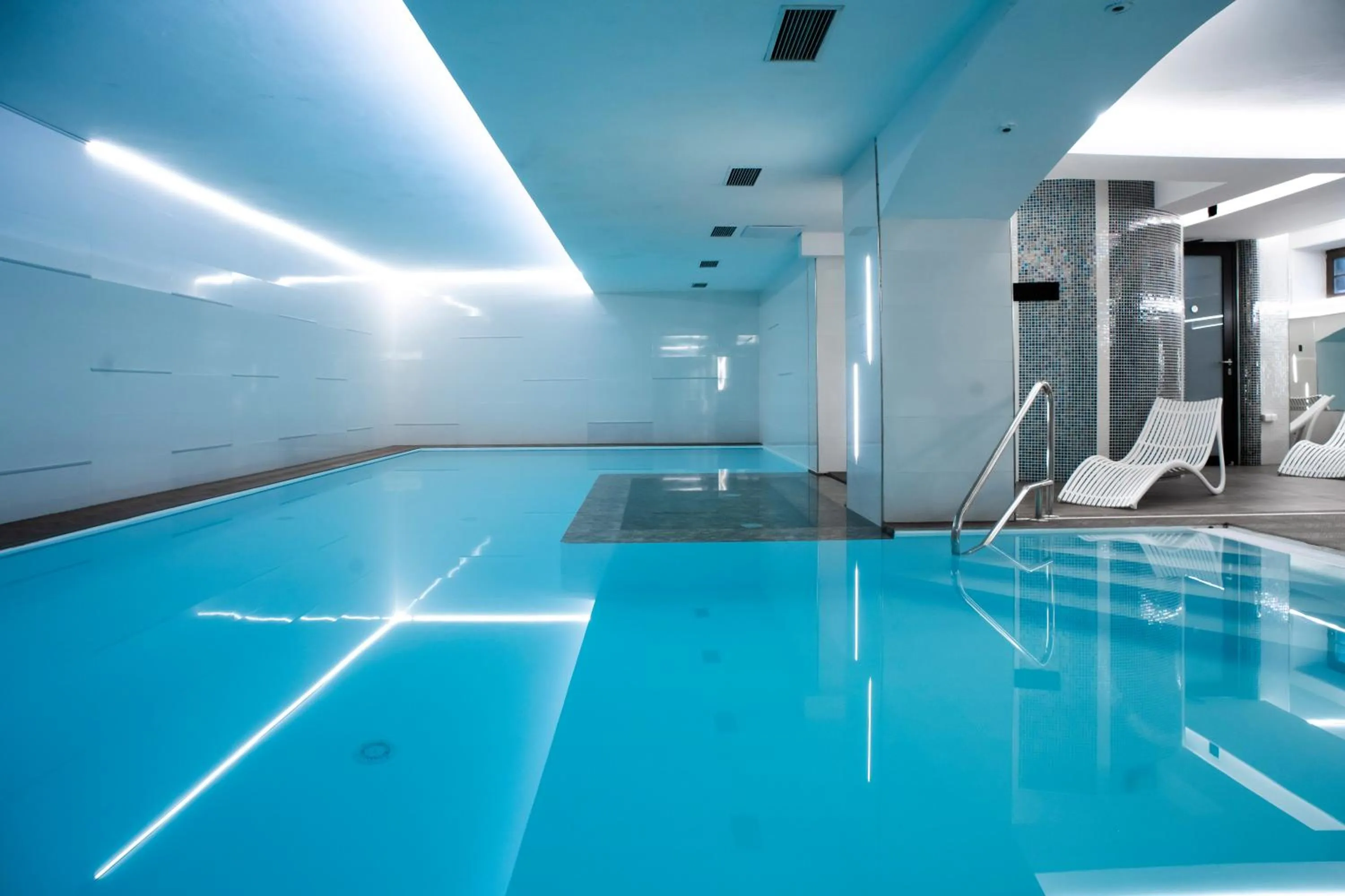 Swimming pool in Hotel Marlene