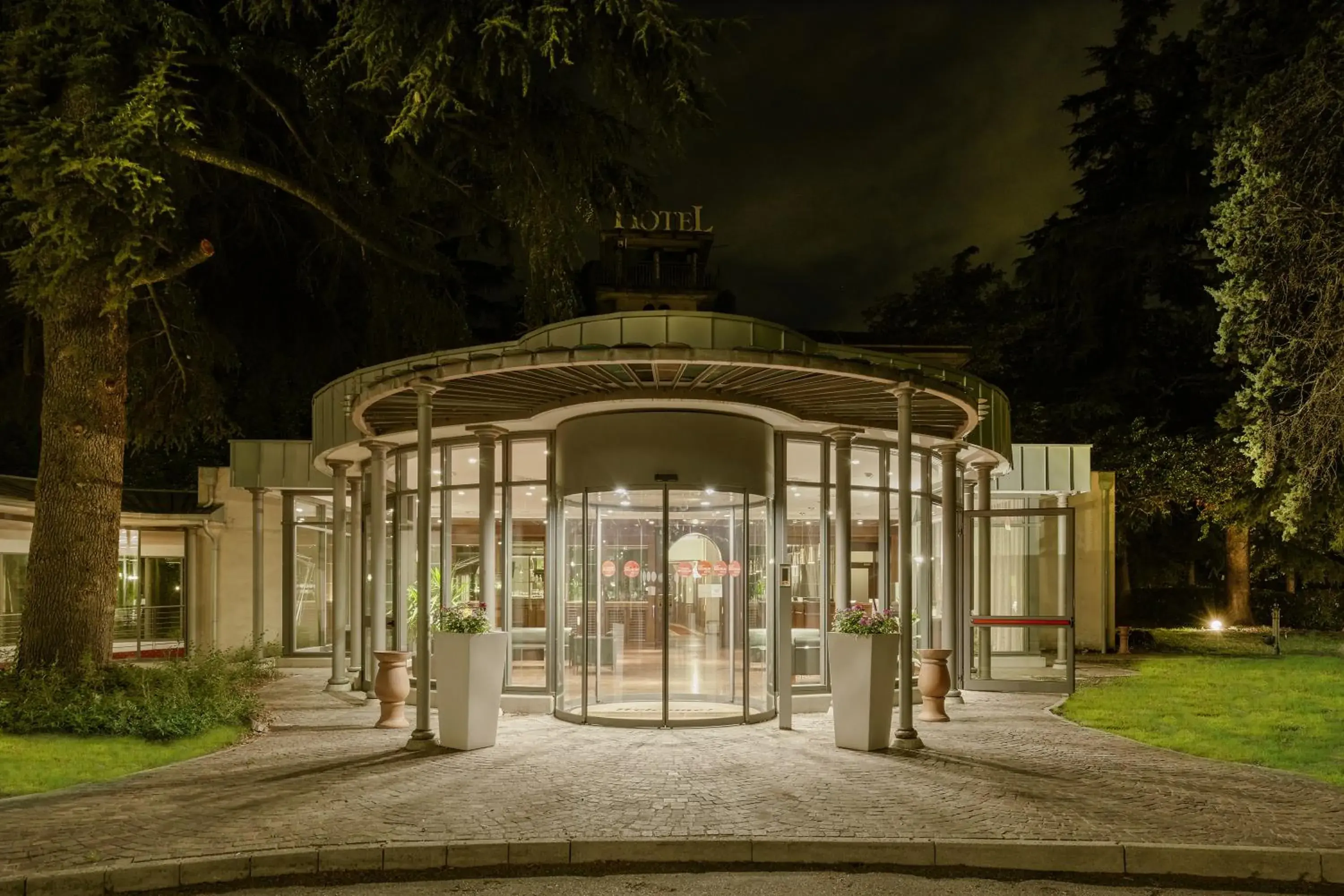 Property building in Meditur Hotel Bologna Property building in Meditur Hotel Bologna