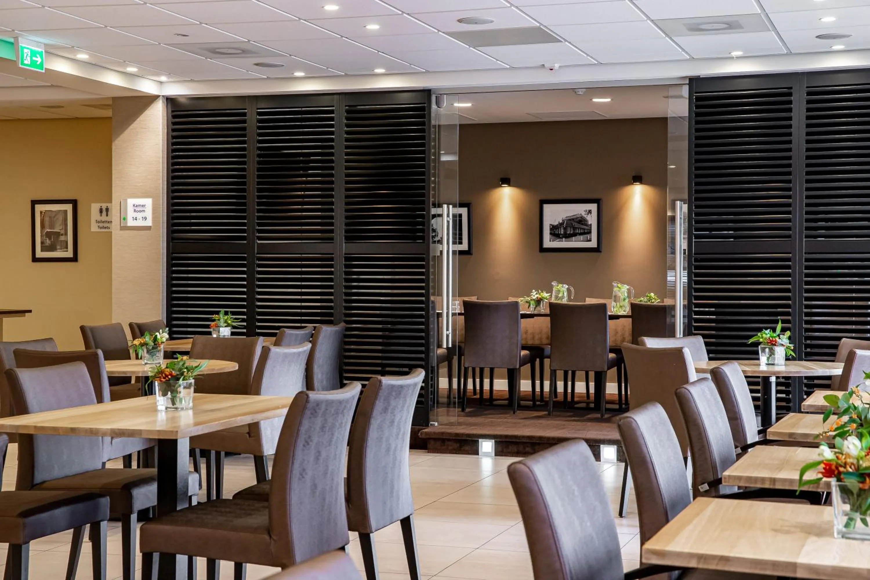 Restaurant/places to eat in Holiday Inn Express Amsterdam - South by IHG