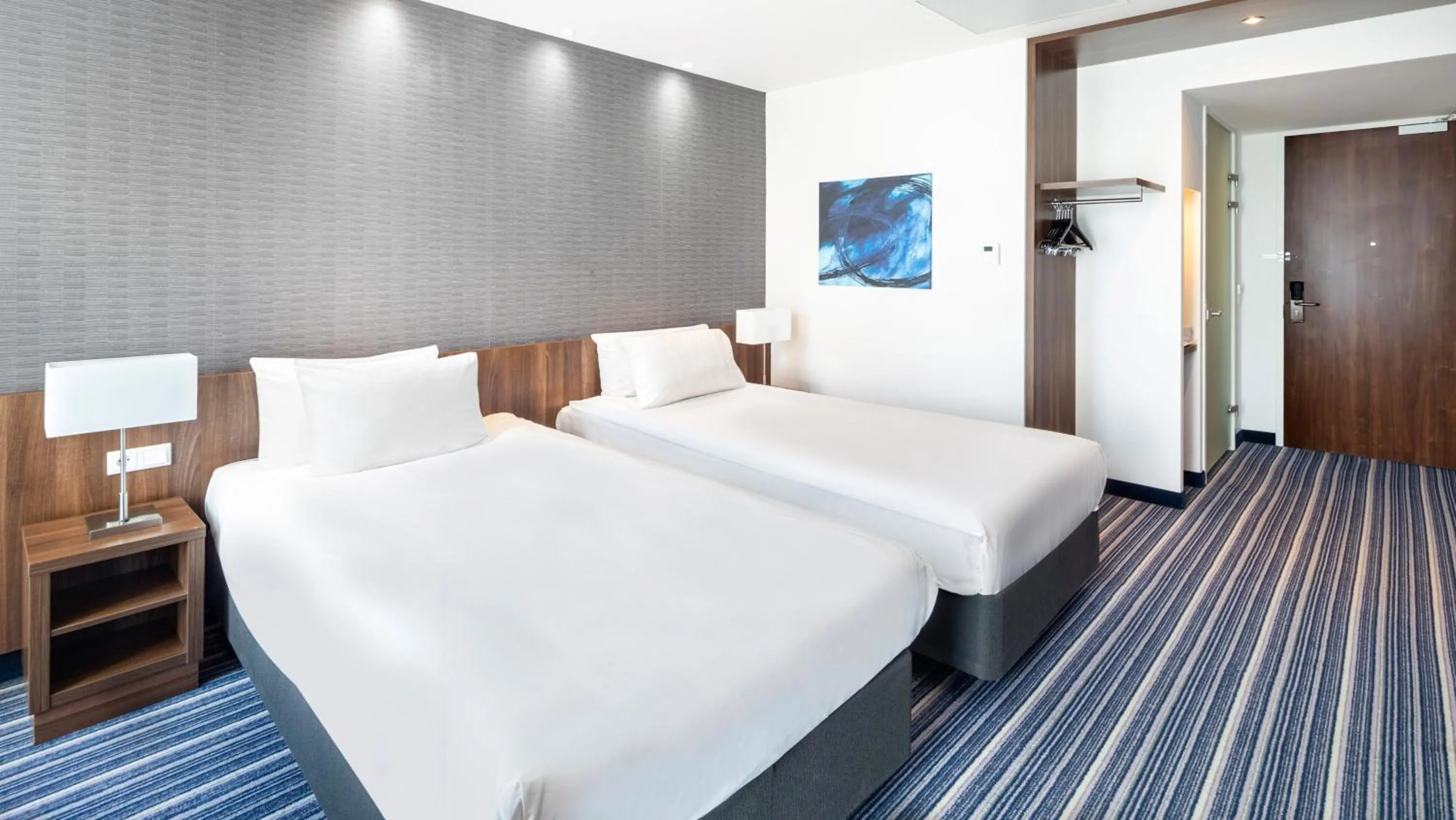 Photo of the whole room, Bed in Holiday Inn Express Amsterdam - South by IHG