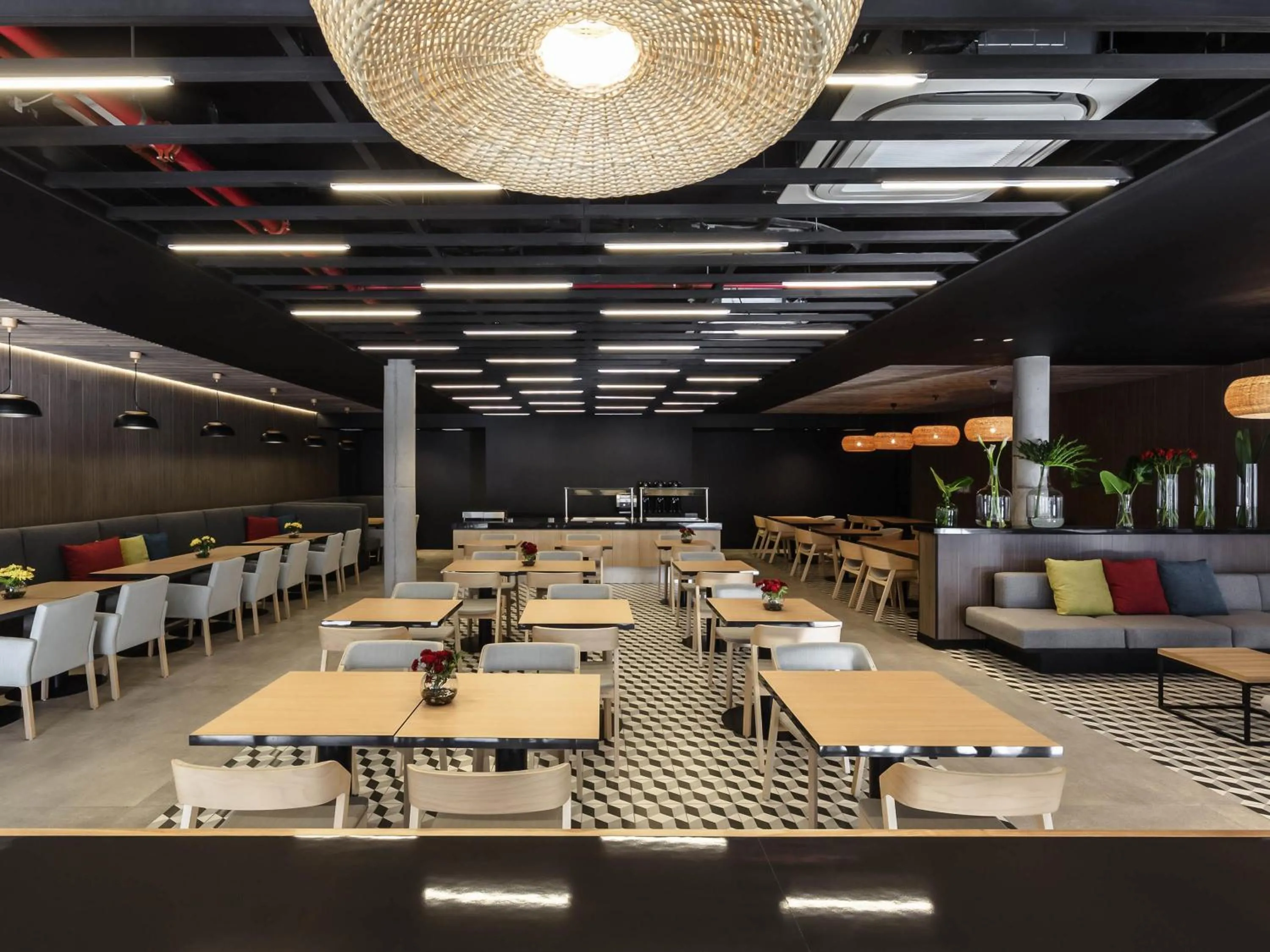 Restaurant/places to eat in Novotel Santiago Providencia