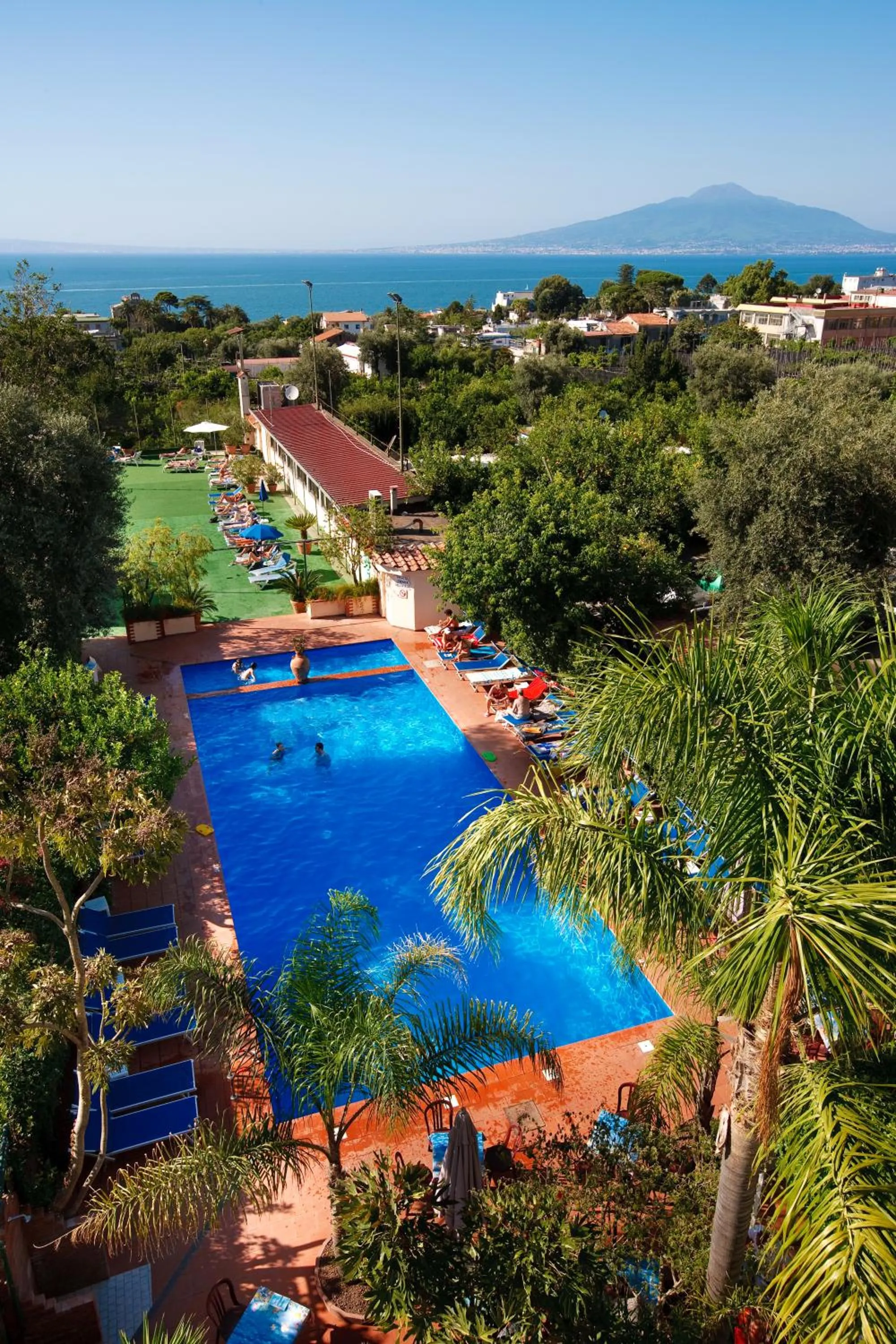Swimming pool in Sorrento Comfort Rooms con piscina
