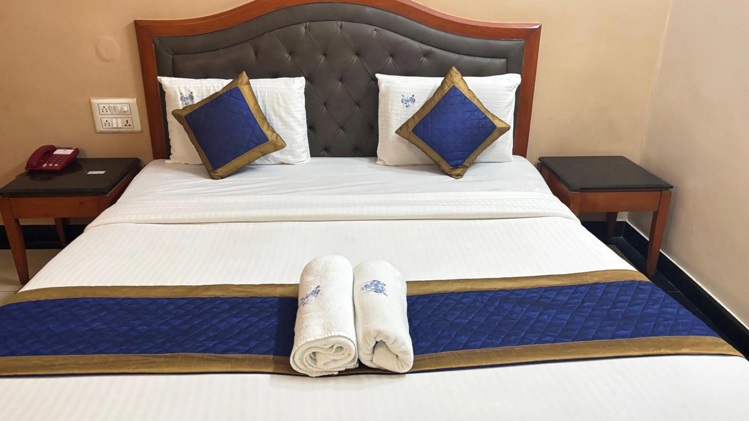 Bed in Hotel Chetan International