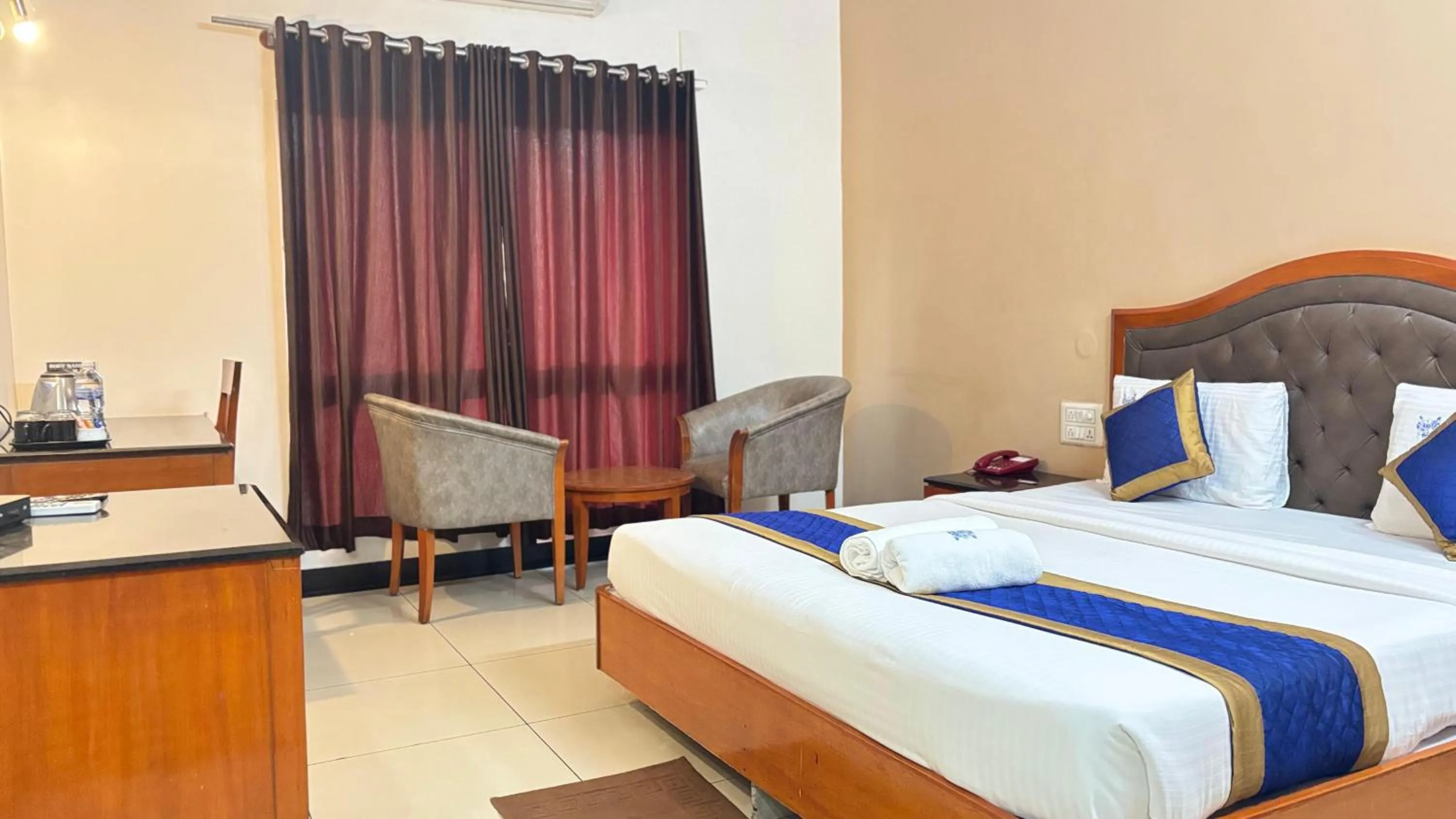 Bed in Hotel Chetan International