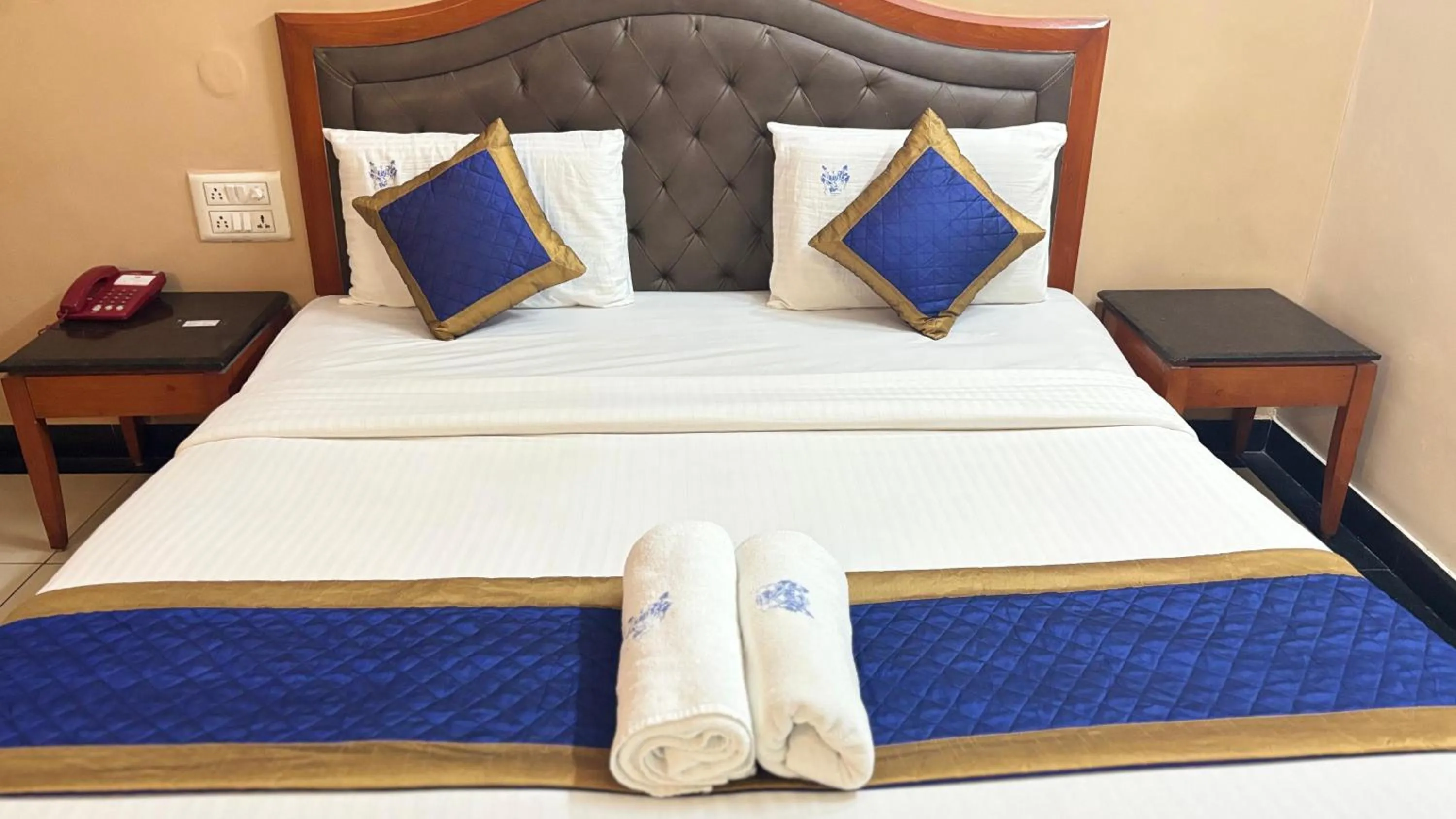 Bed in Hotel Chetan International