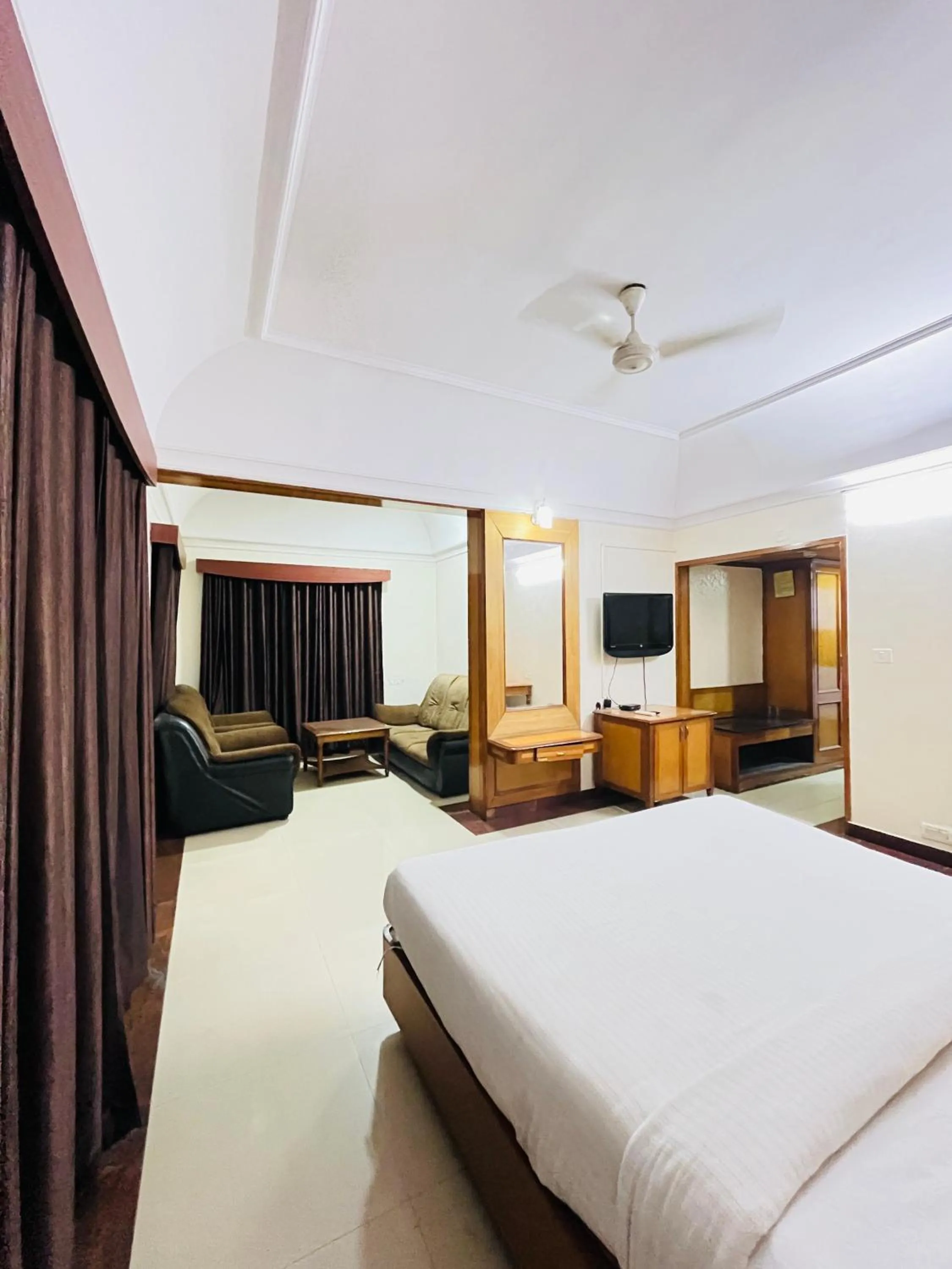 Bed in Hotel Chetan International