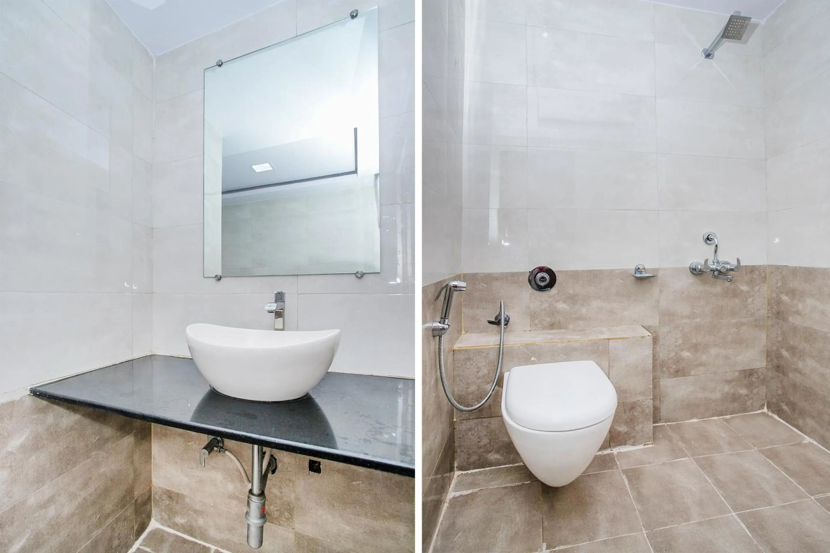 Bathroom in Hotel Chetan International