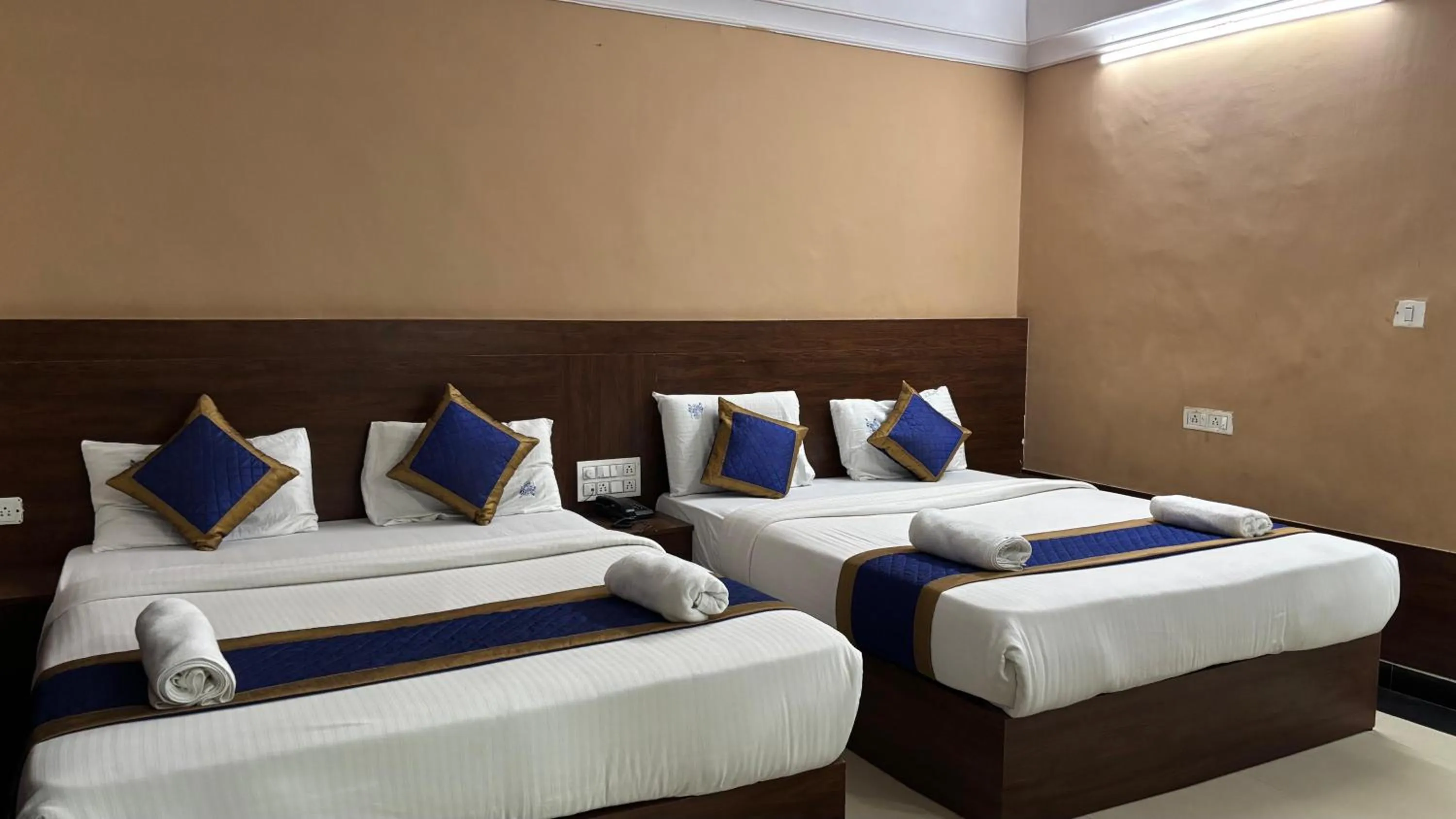 Bed in Hotel Chetan International