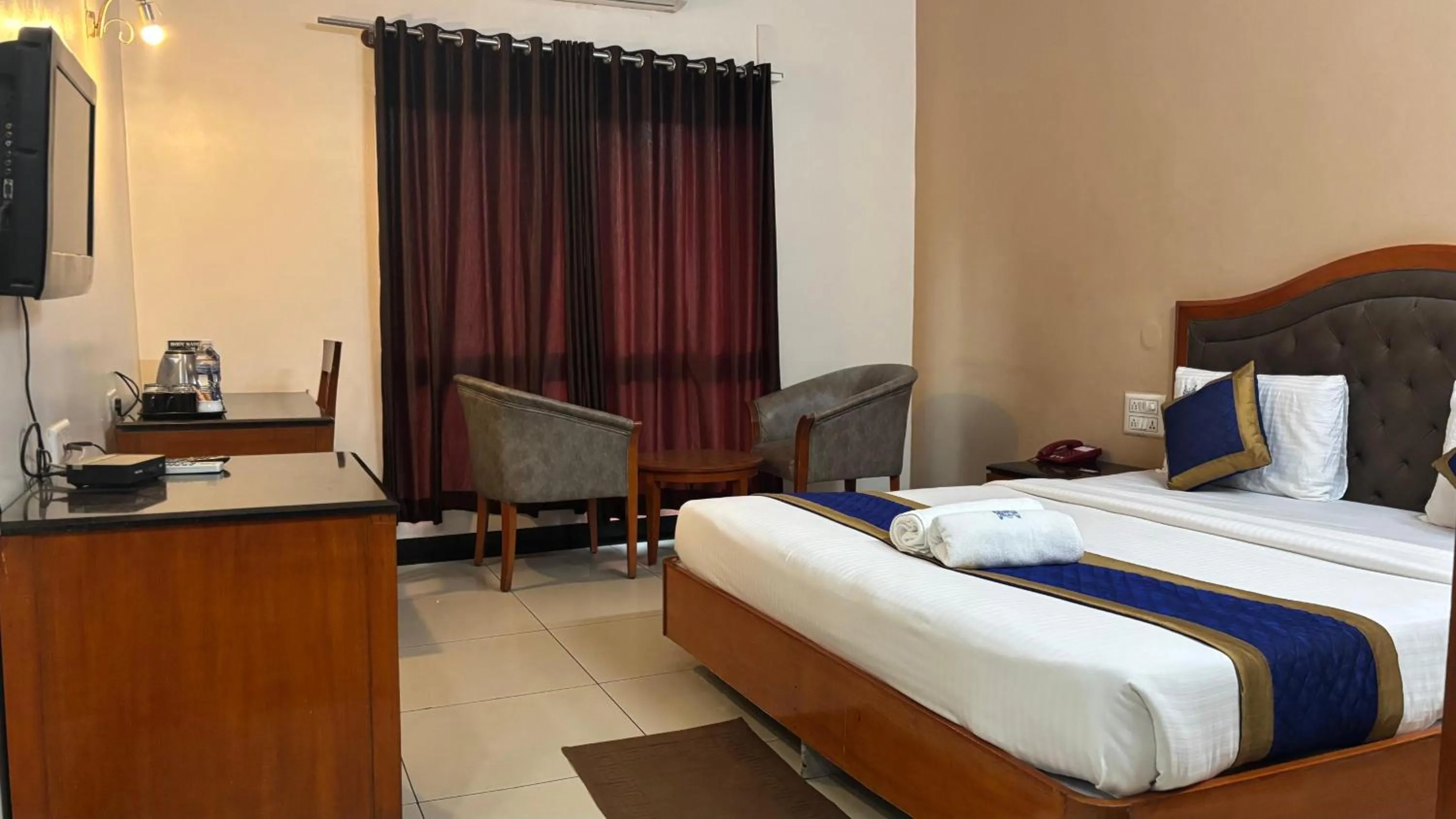 Bed in Hotel Chetan International