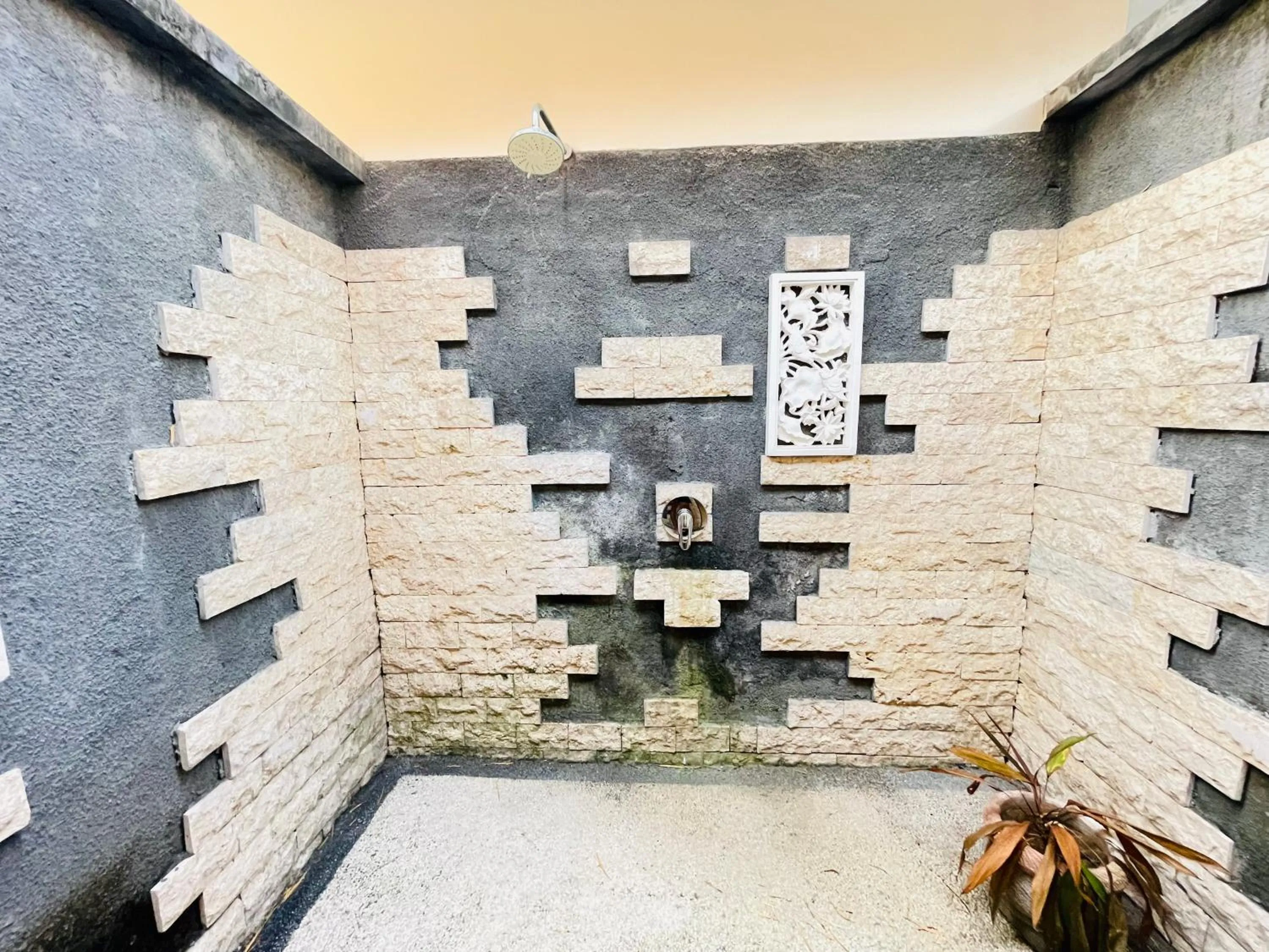 Shower in Mutiara Bali