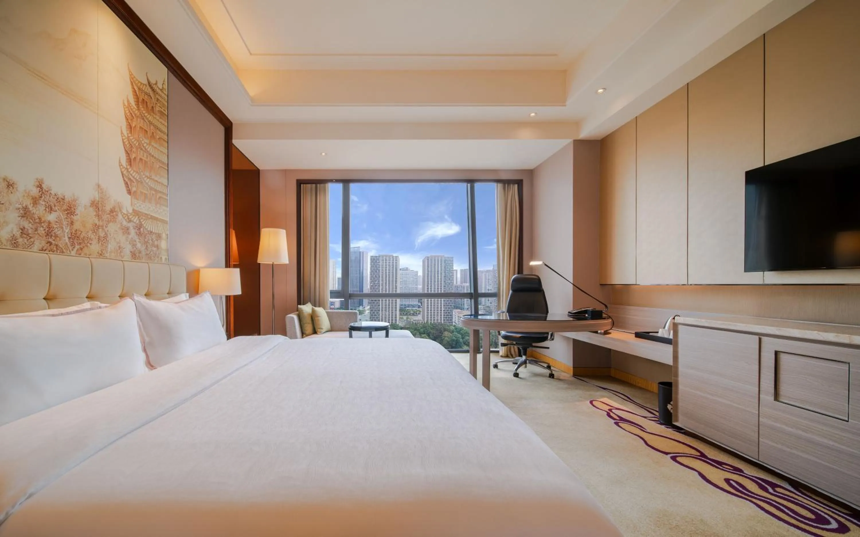 Photo of the whole room, Bed in The Westin Wuhan Wuchang