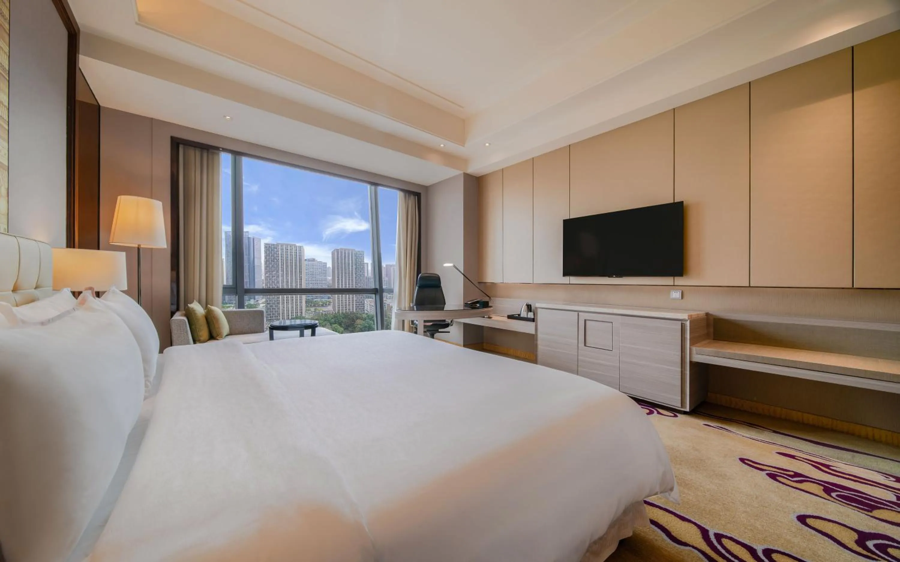 Photo of the whole room, Bed in The Westin Wuhan Wuchang