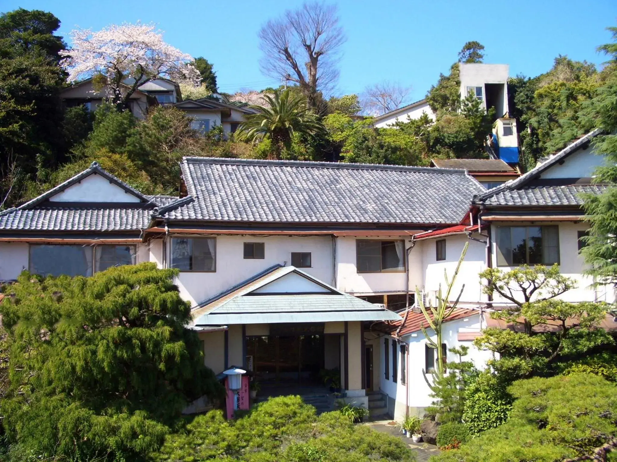 Facade/entrance in Yokikan Facade/entrance in Yokikan