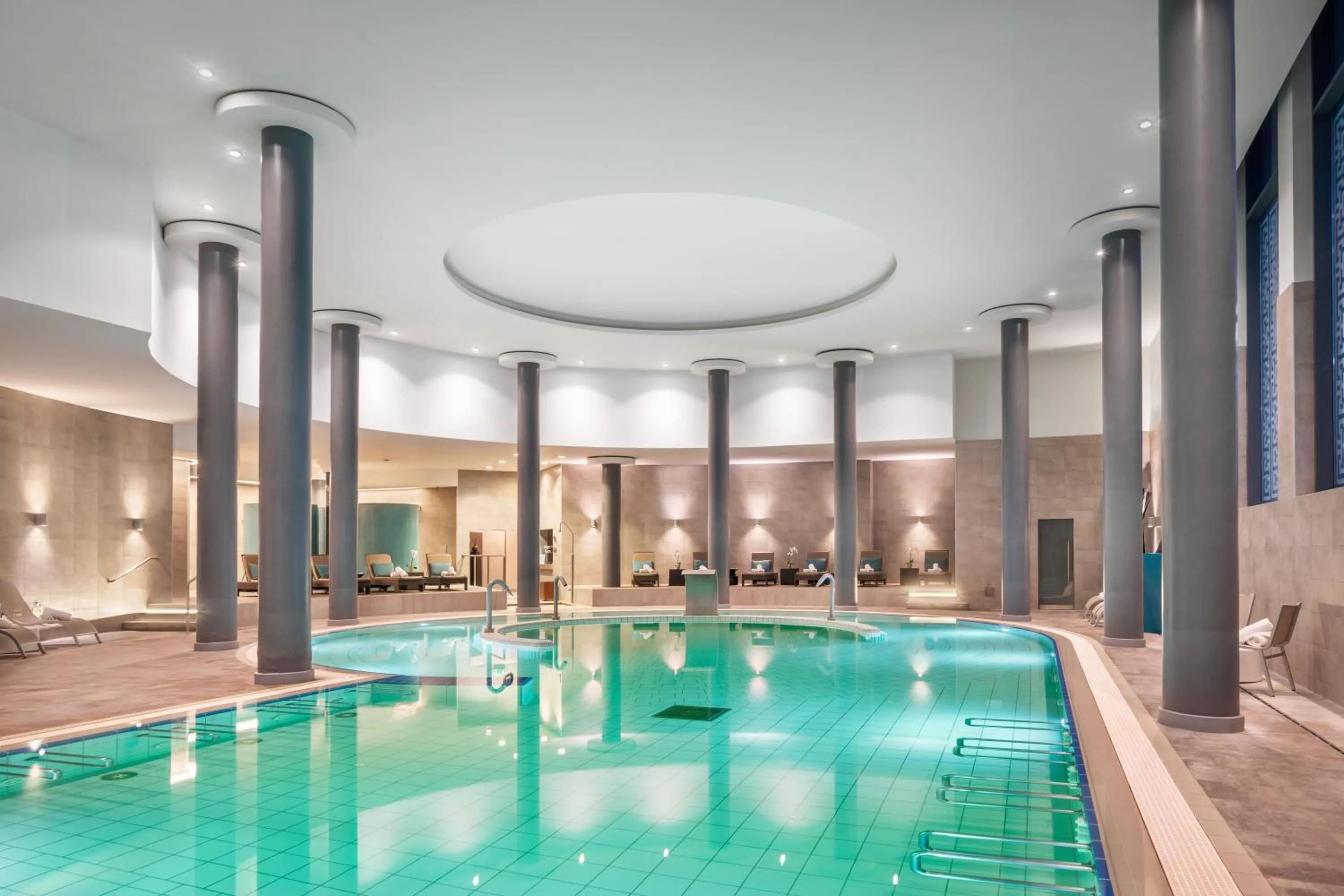 Swimming pool in Palácio Estoril Hotel, Golf & Wellness