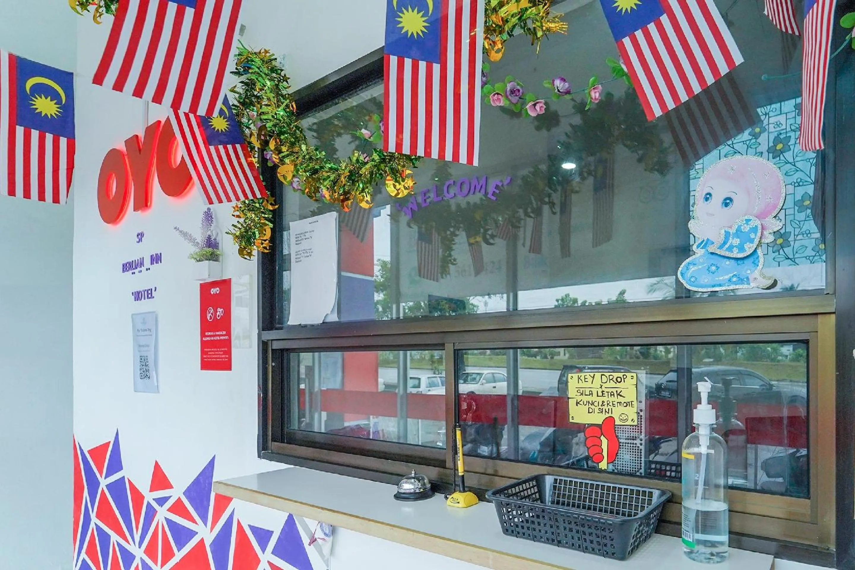 Lobby or reception in OYO 89820 Sp Berlian Inn