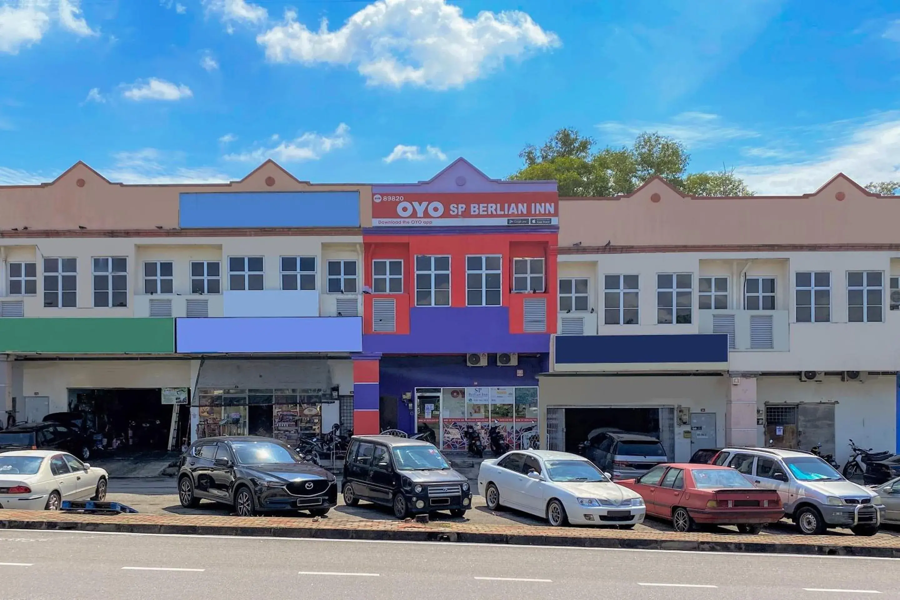 Facade/entrance in OYO 89820 Sp Berlian Inn Facade/entrance in OYO 89820 Sp Berlian Inn