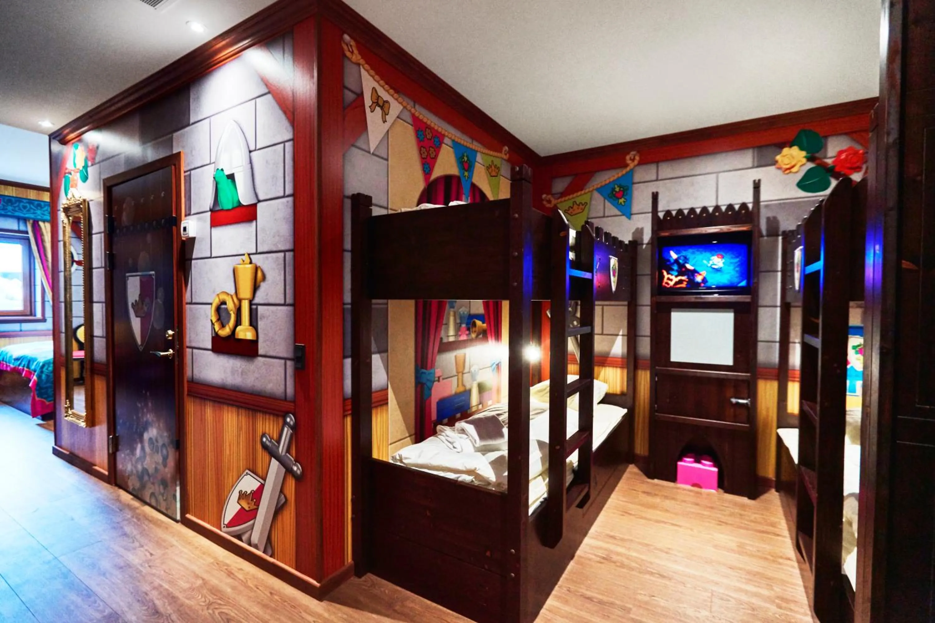bunk bed, Bed in LEGOLAND Castle Hotel