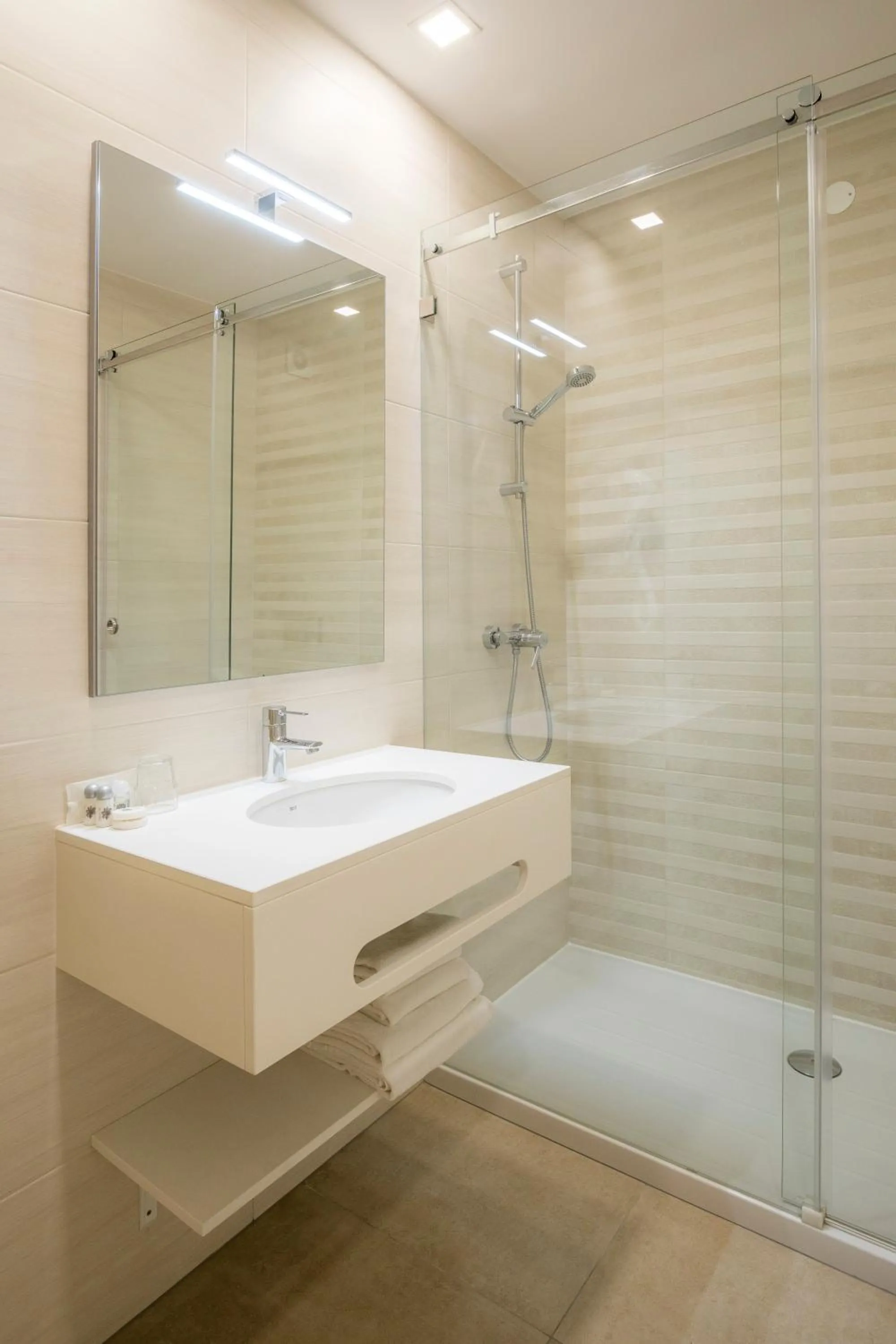 Shower in Clube Porto Mos - Sunplace Hotels & Beach Resort