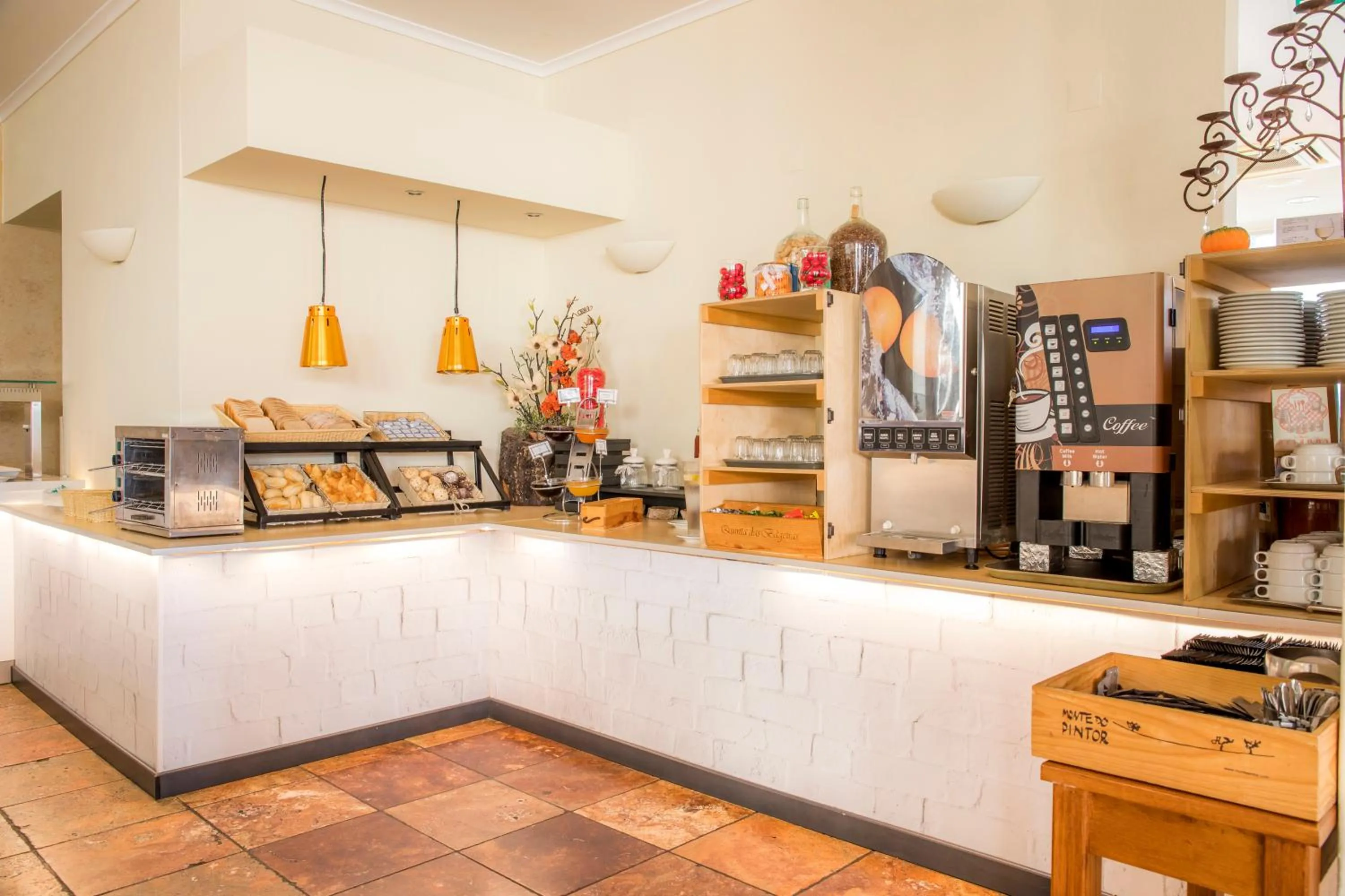 Breakfast in Clube Porto Mos - Sunplace Hotels & Beach Resort