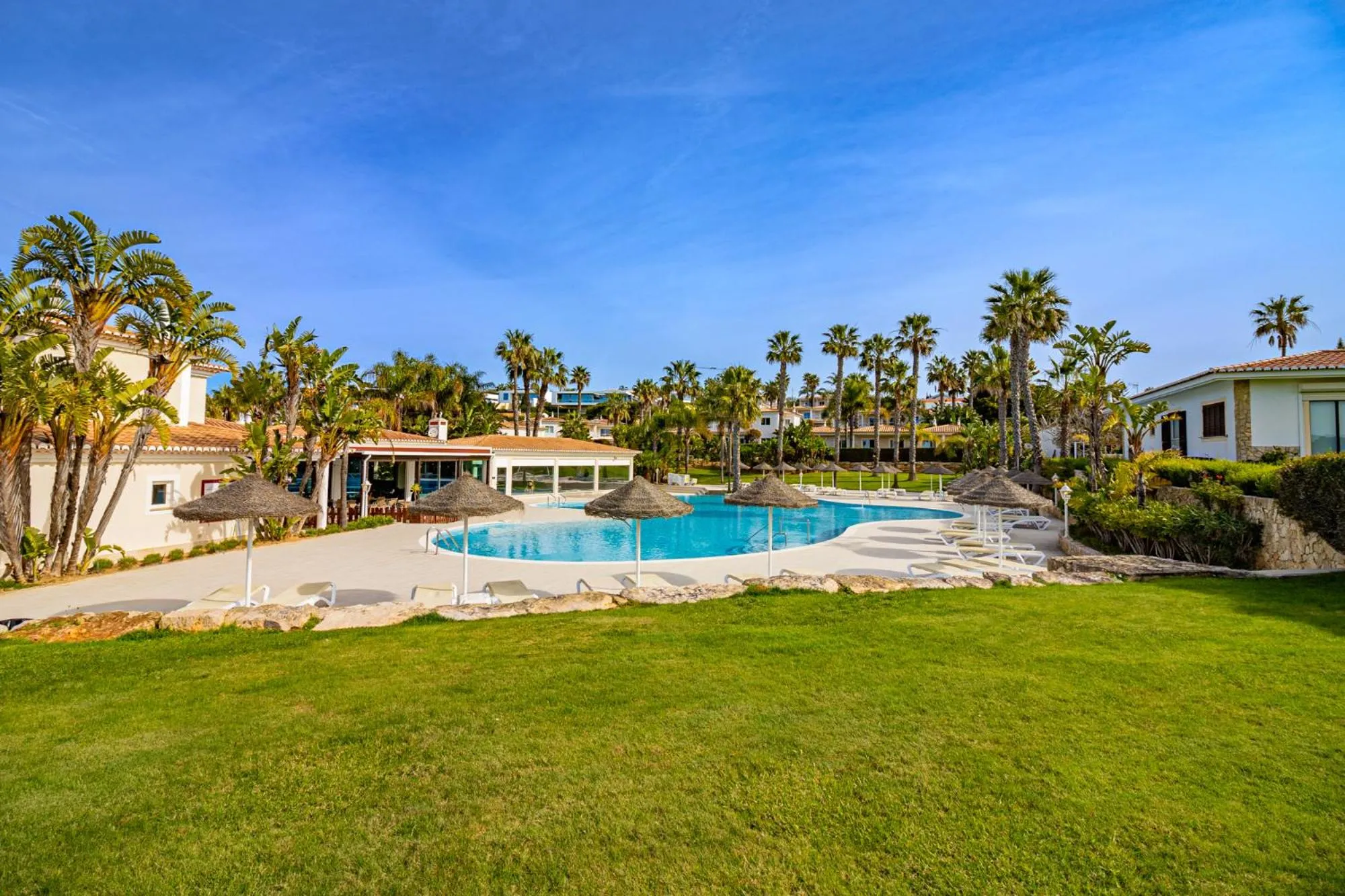 Swimming pool in Clube Porto Mos - Sunplace Hotels & Beach Resort