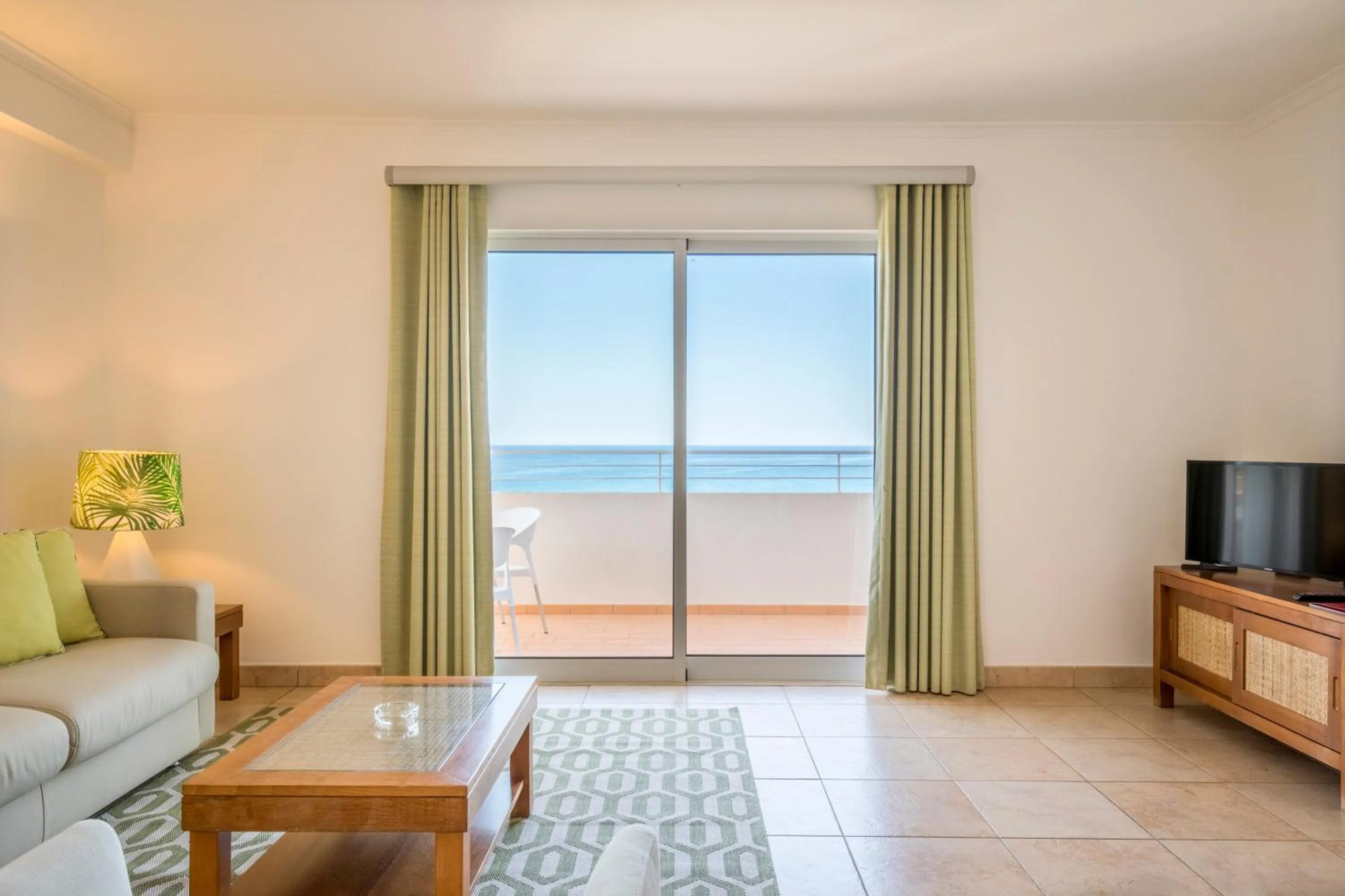 Living room in Clube Porto Mos - Sunplace Hotels & Beach Resort