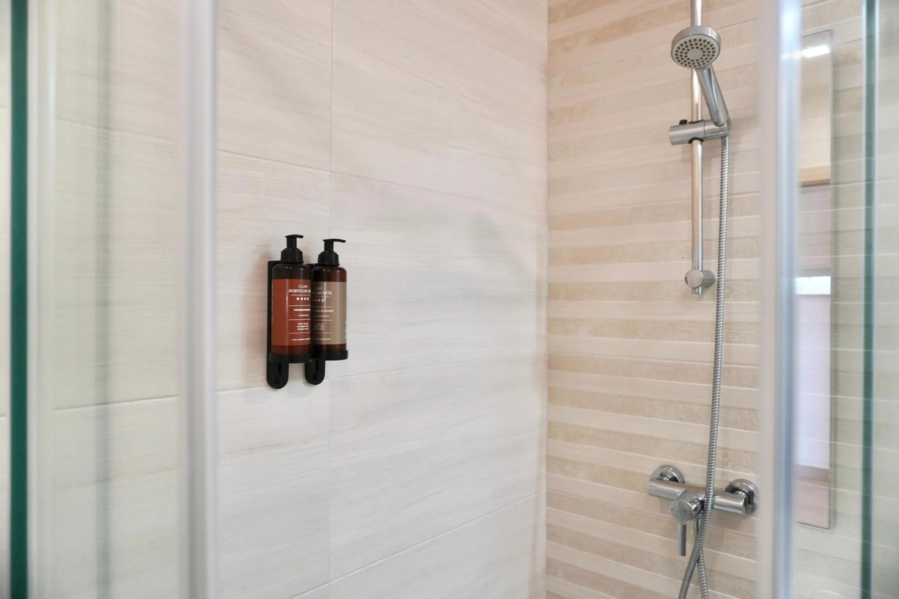 Bathroom in Clube Porto Mos - Sunplace Hotels & Beach Resort