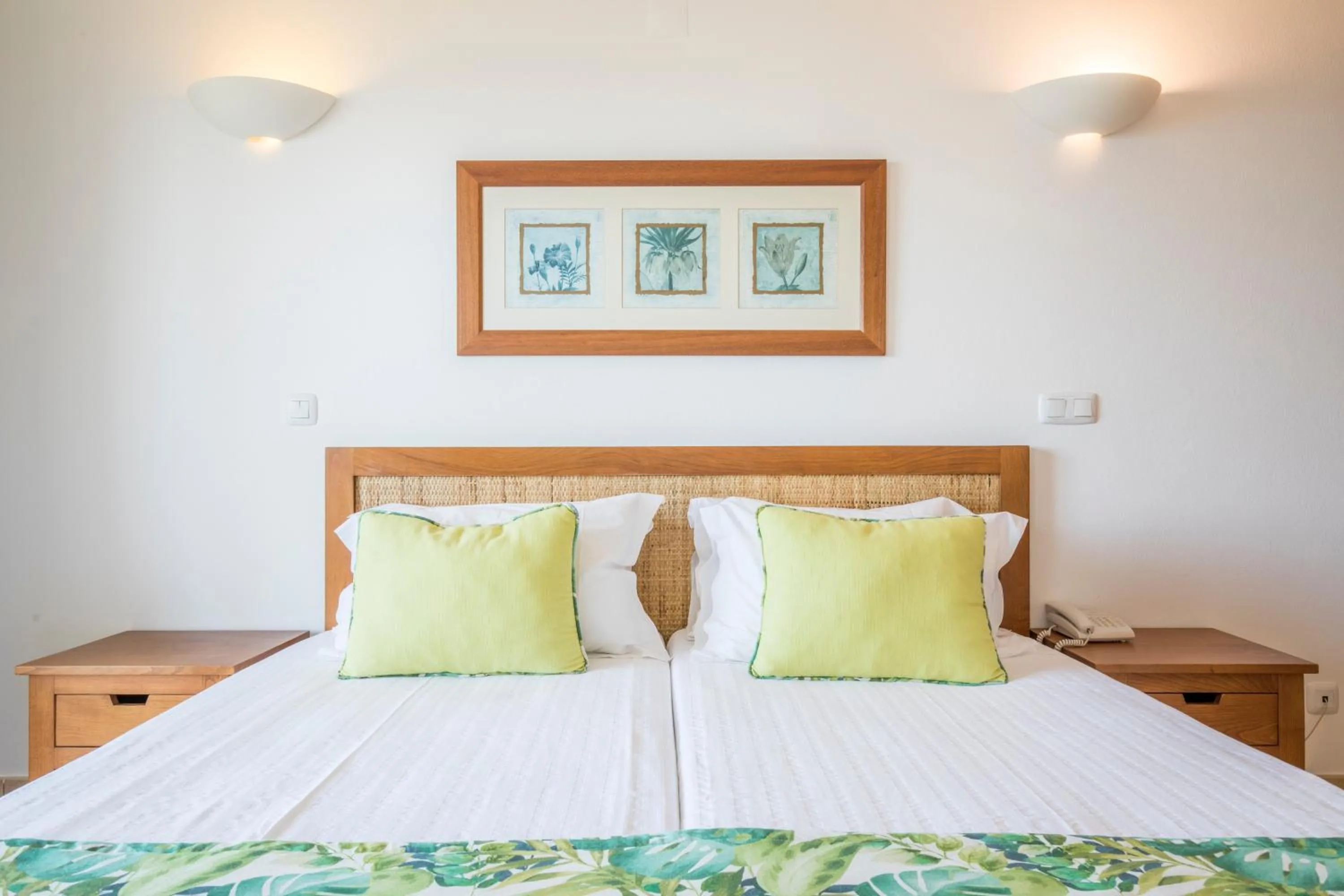 Bed in Clube Porto Mos - Sunplace Hotels & Beach Resort