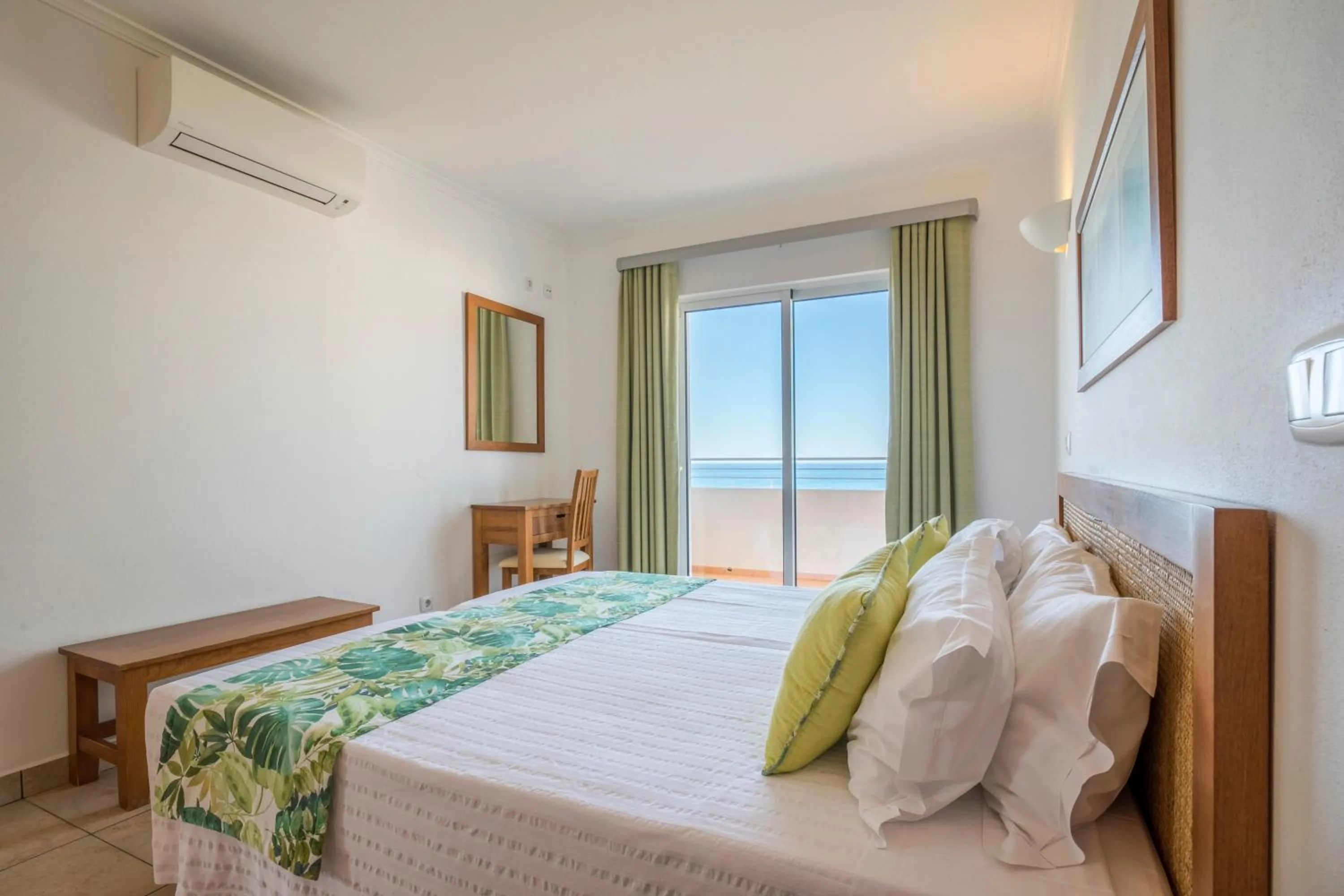 Bed in Clube Porto Mos - Sunplace Hotels & Beach Resort