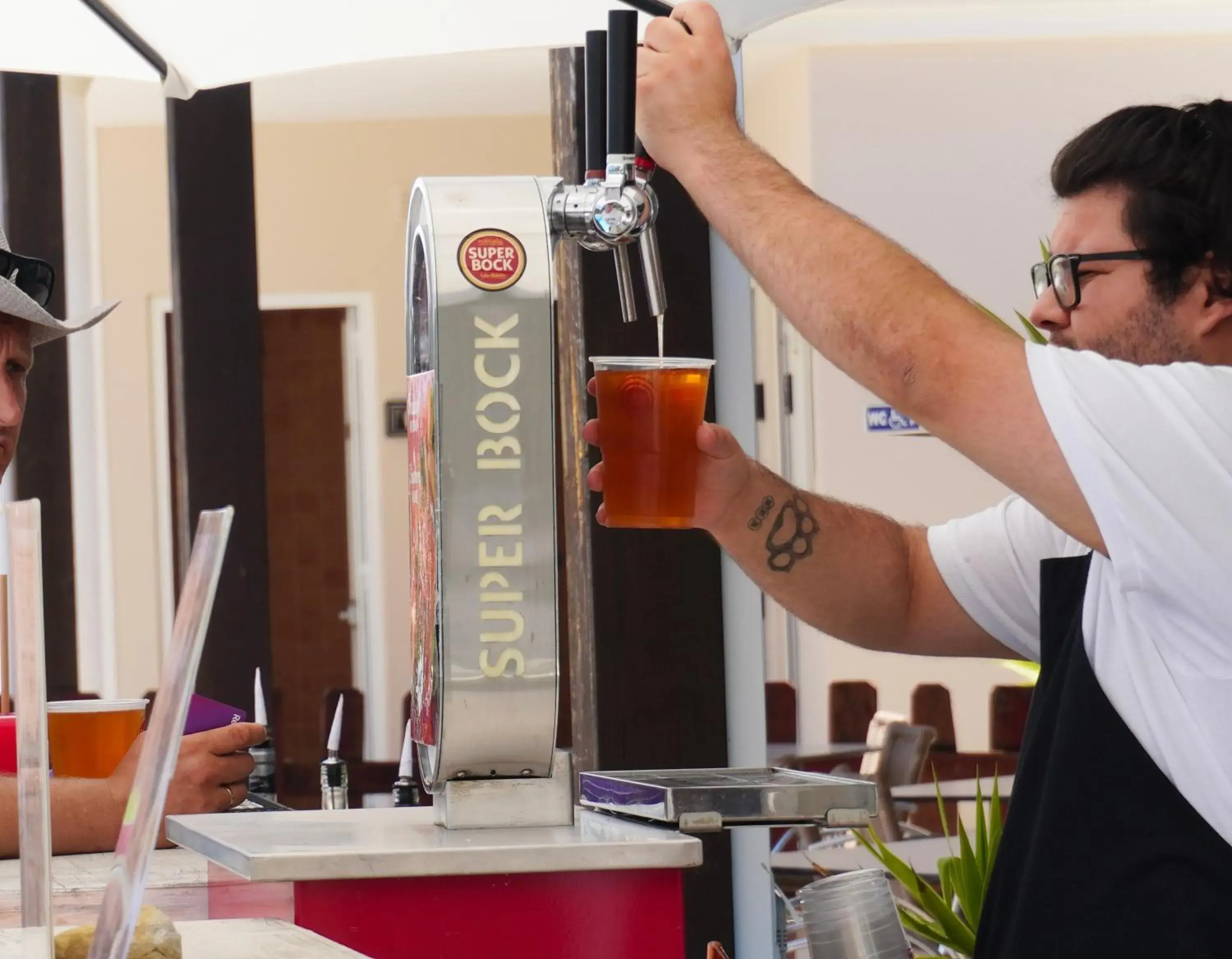 Lounge or bar in Clube Porto Mos - Sunplace Hotels & Beach Resort Lounge or bar in Clube Porto Mos - Sunplace Hotels & Beach Resort