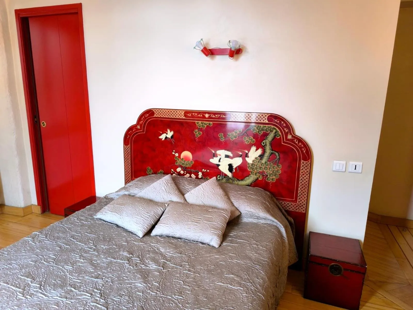 Decorative detail, Bed in Hotel L'Astrolabe