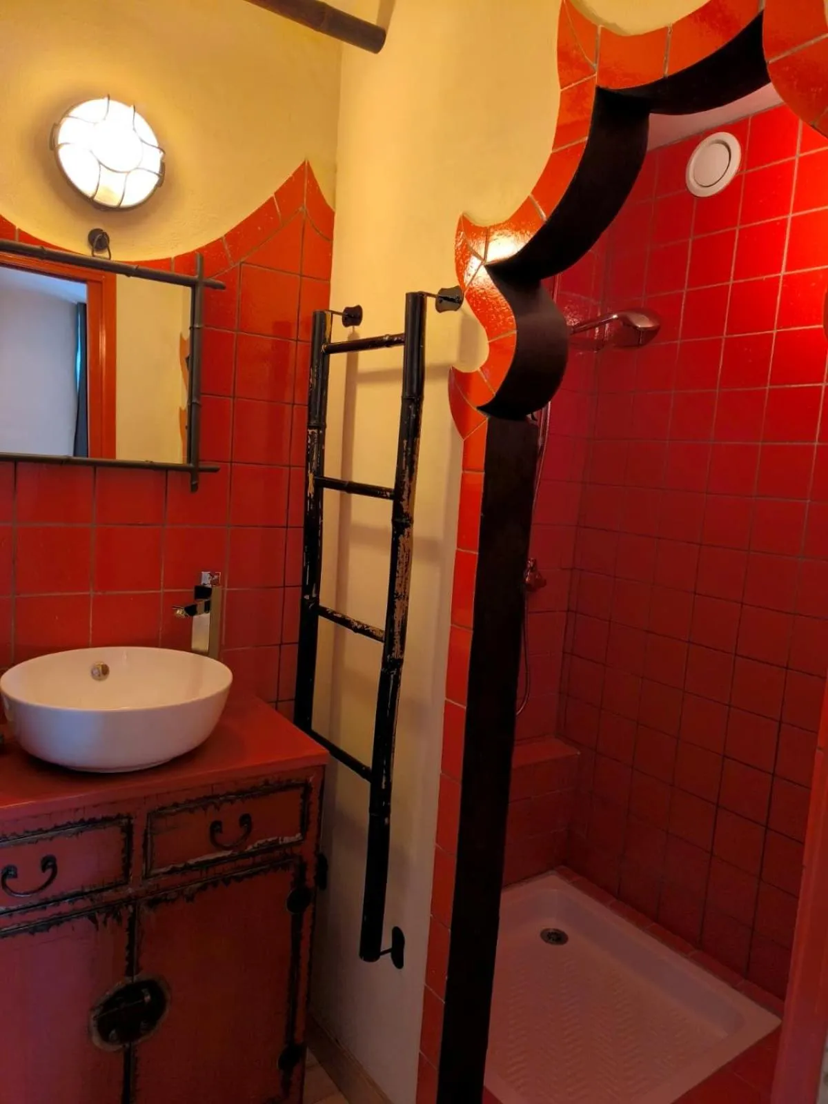 Shower in Hotel L'Astrolabe