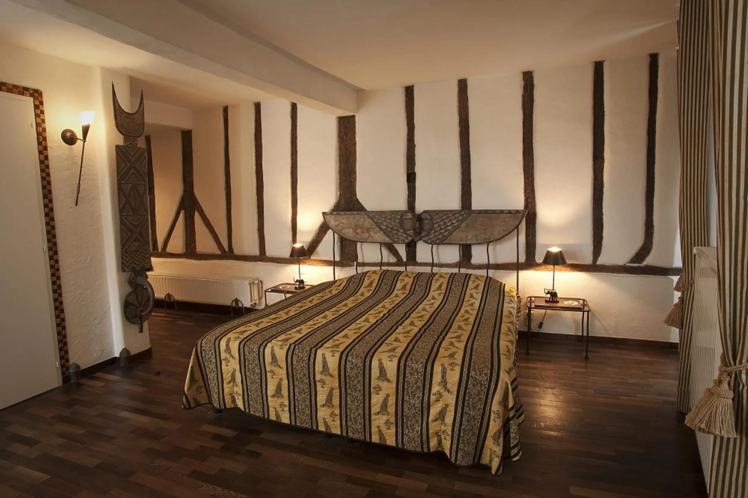Bed in Hotel L'Astrolabe