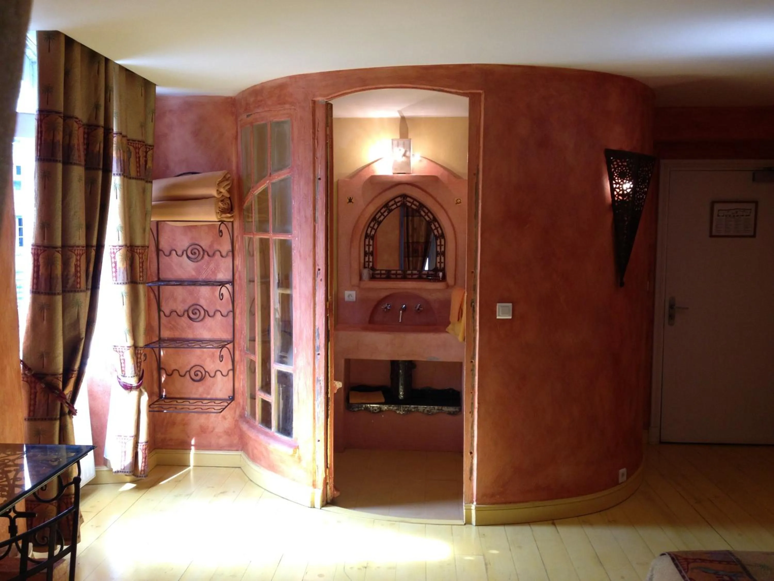 Bathroom in Hotel L'Astrolabe