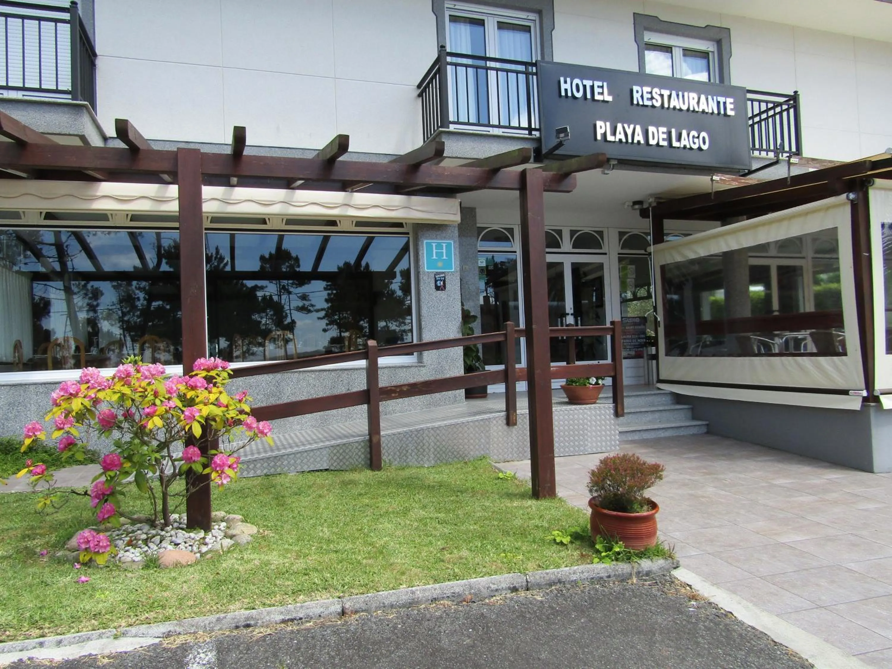 Property building in Hotel Playa de Lago