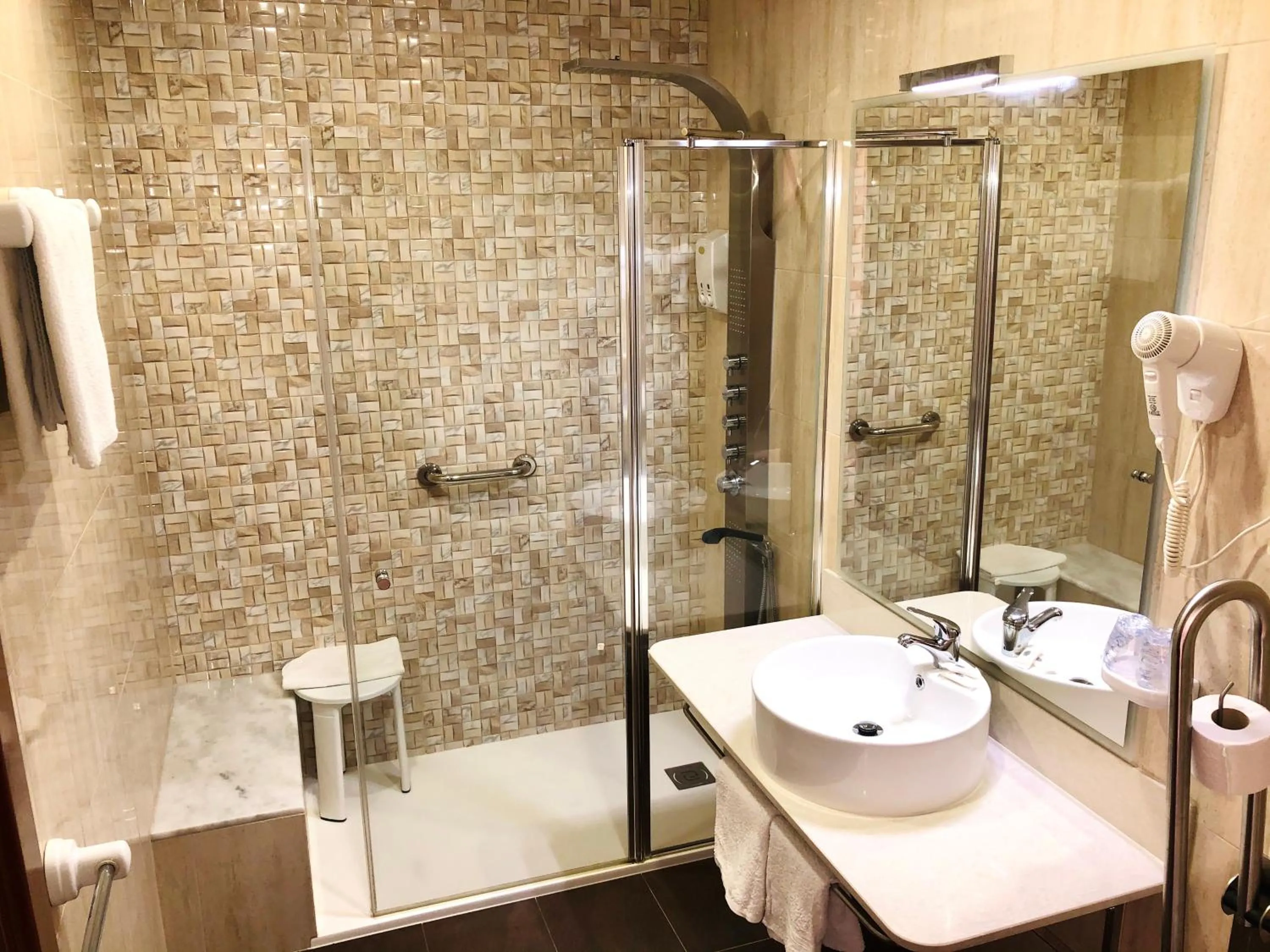 Bathroom in Hotel Playa de Lago