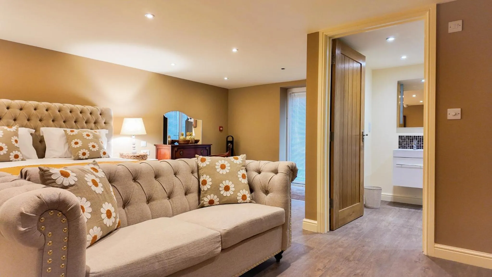 The Pheasant Public House & Hotel