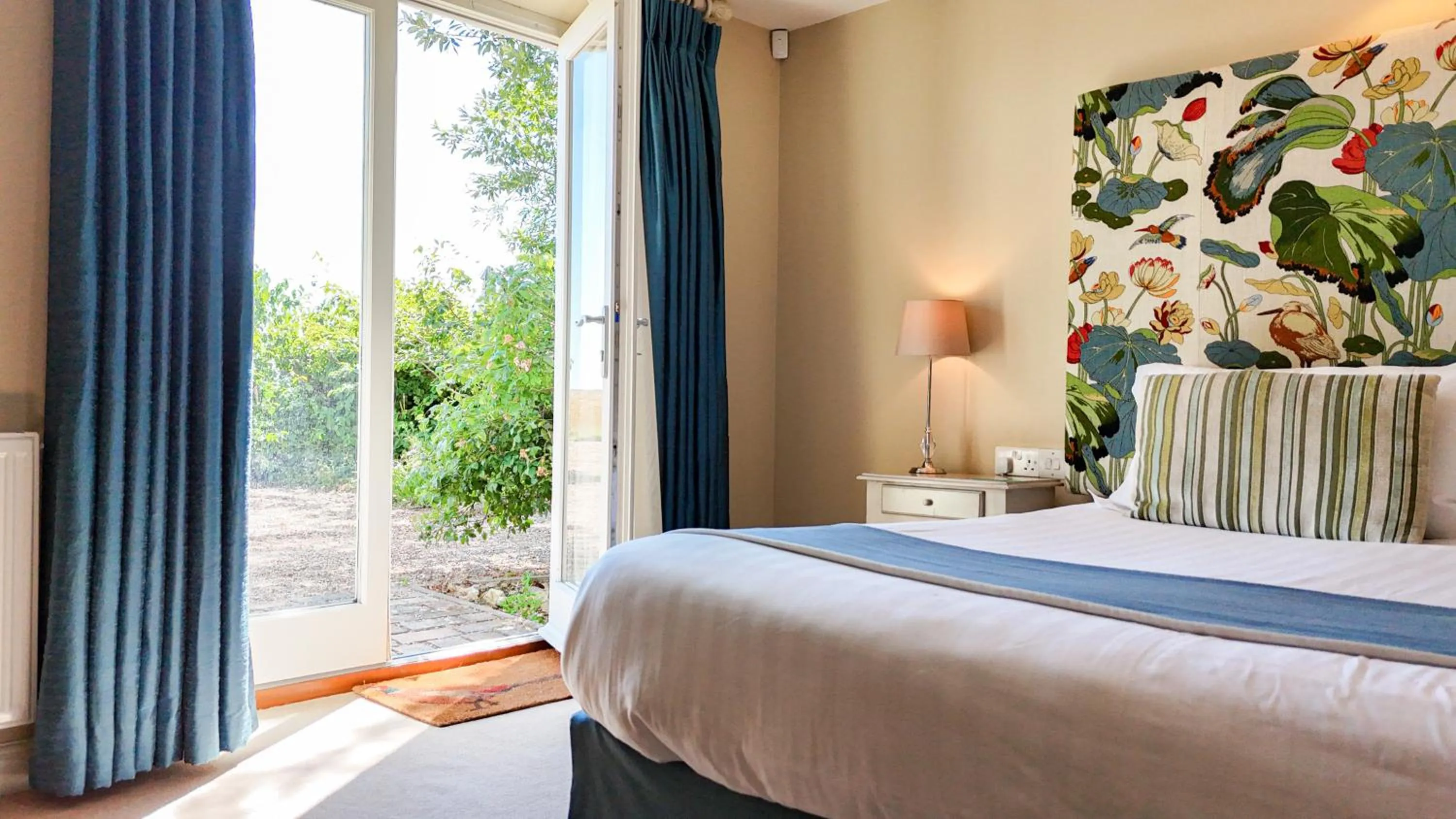 The Pheasant Public House & Hotel