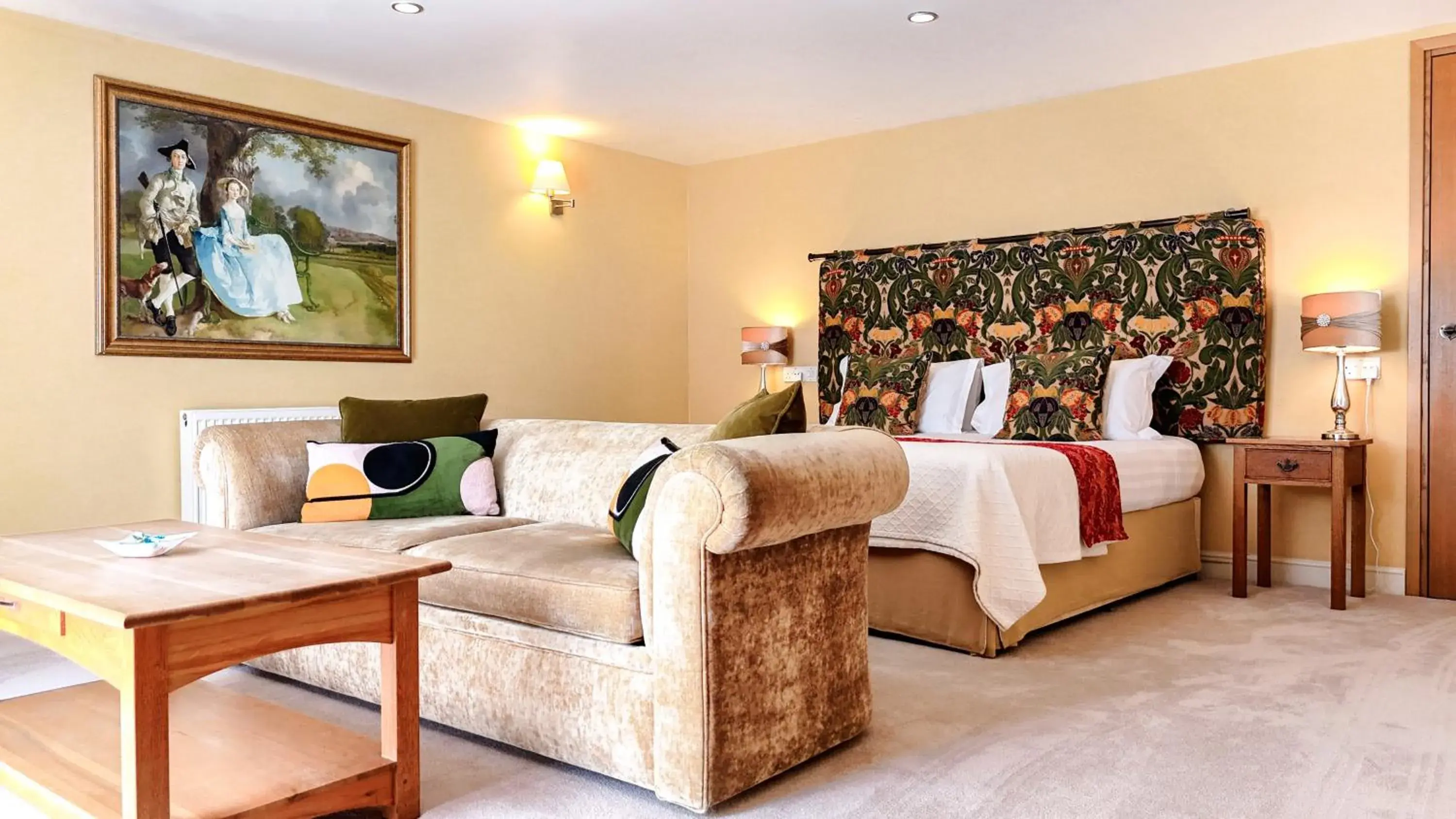 Deluxe Queen Room in The Pheasant Public House & Hotel Deluxe Queen Room in The Pheasant Public House & Hotel