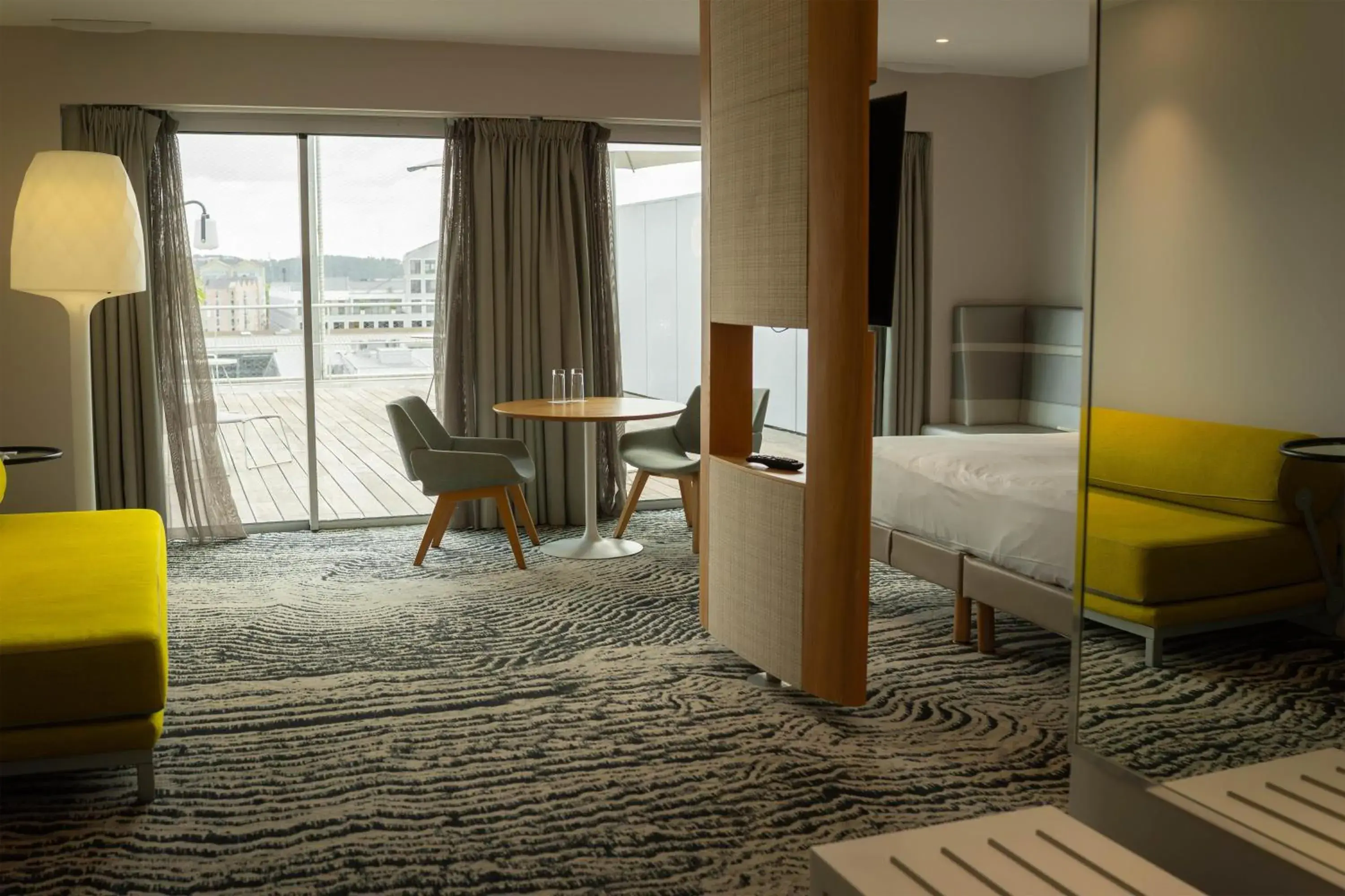 Photo of the whole room, Bed in Radisson Blu Hotel Bordeaux Photo of the whole room, Bed in Radisson Blu Hotel Bordeaux