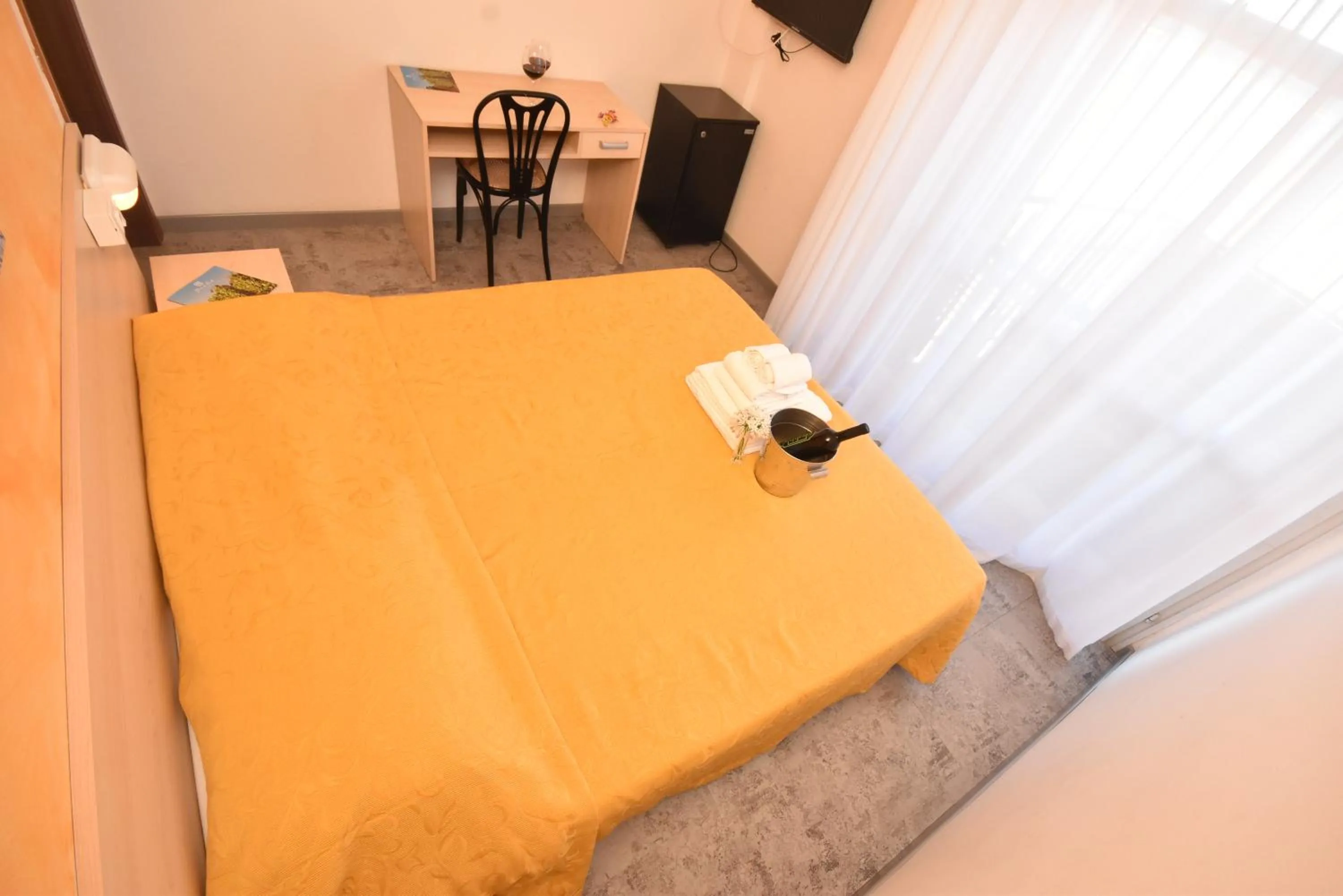 Bed in Hotel Suprem sul Mare