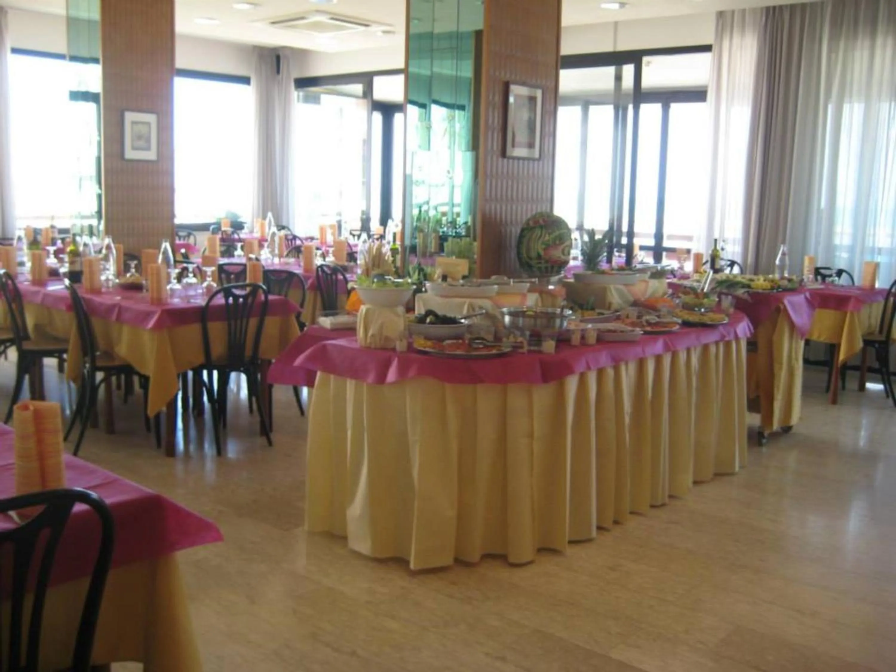 Restaurant/places to eat in Hotel Suprem sul Mare